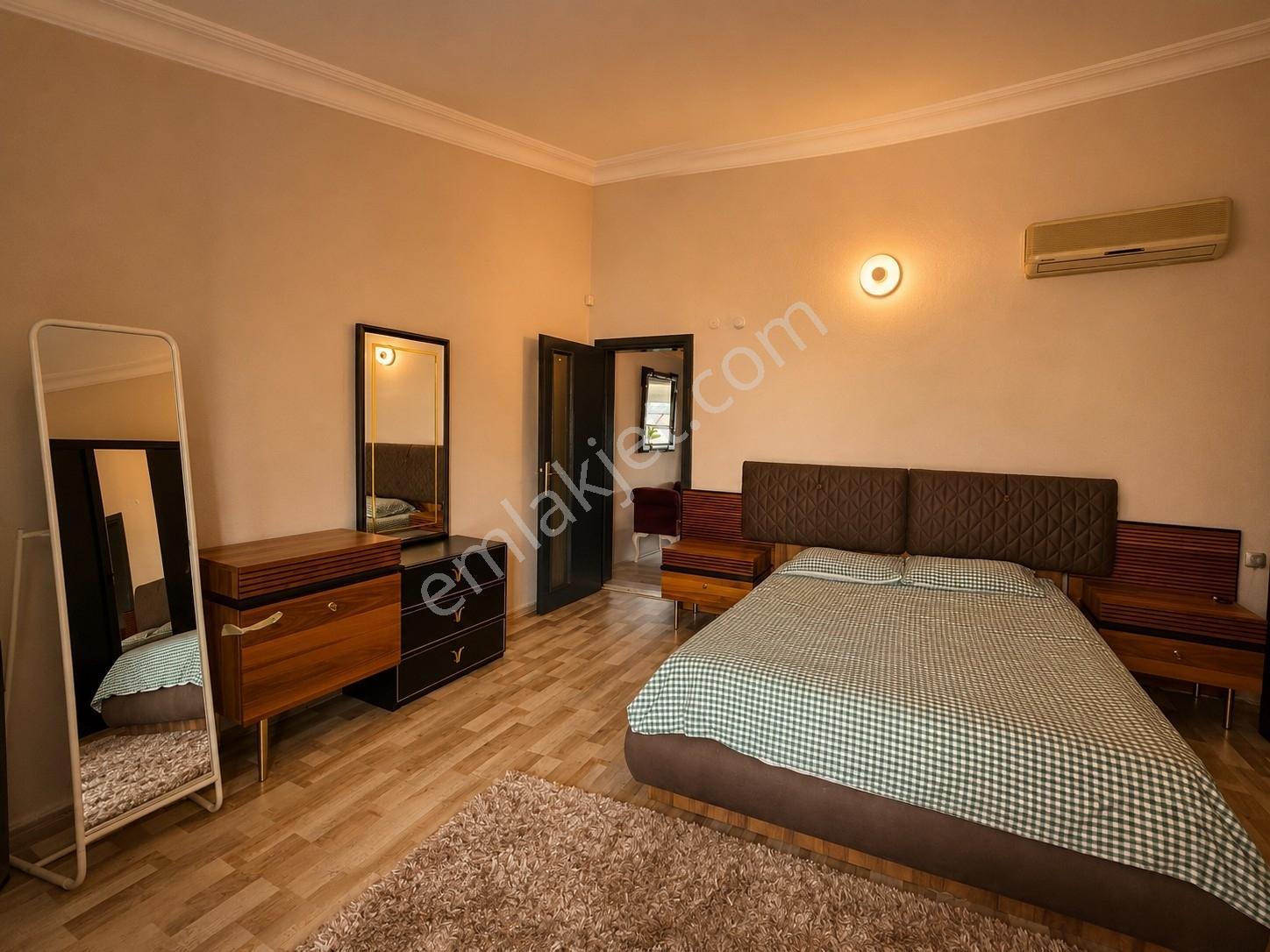 Eski Lara'da Çift Teraslı Deniz Manzaralı, Geniş, Eşyalı Kiralık - Görsel 12