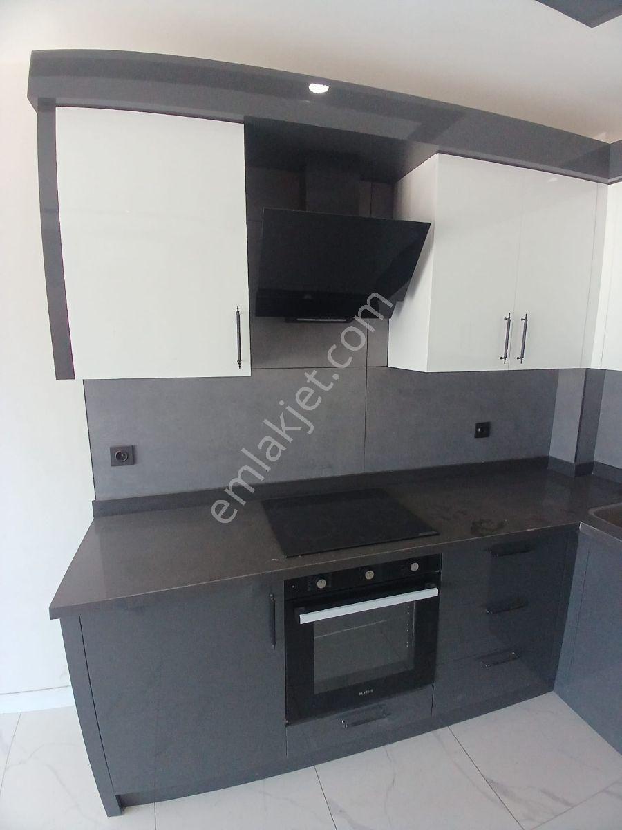 Altıntaş'ta Lüks Havuzlu Site İçinde Kiralık 1+1 Daire - Görsel 11