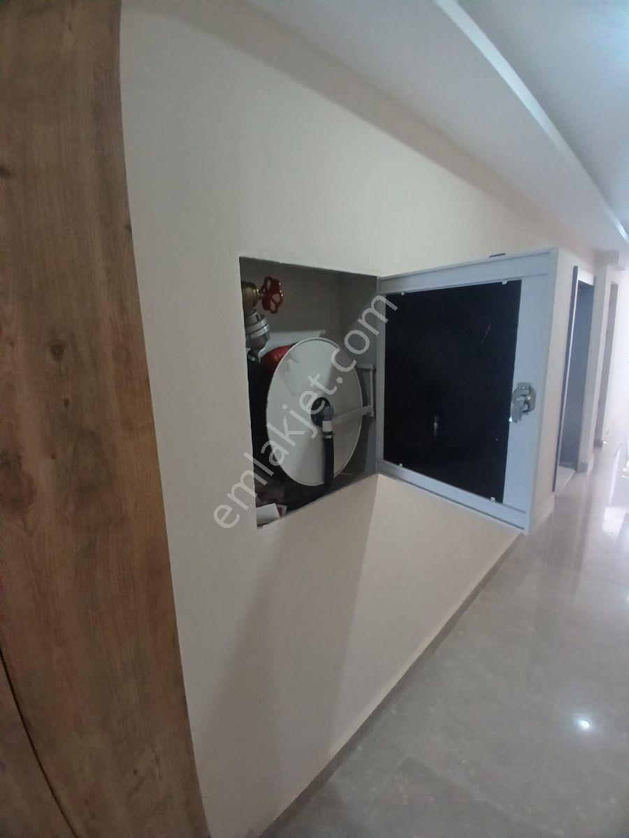 Altıntaş'ta Lüks Havuzlu Site İçinde Kiralık 1+1 Daire - Görsel 14
