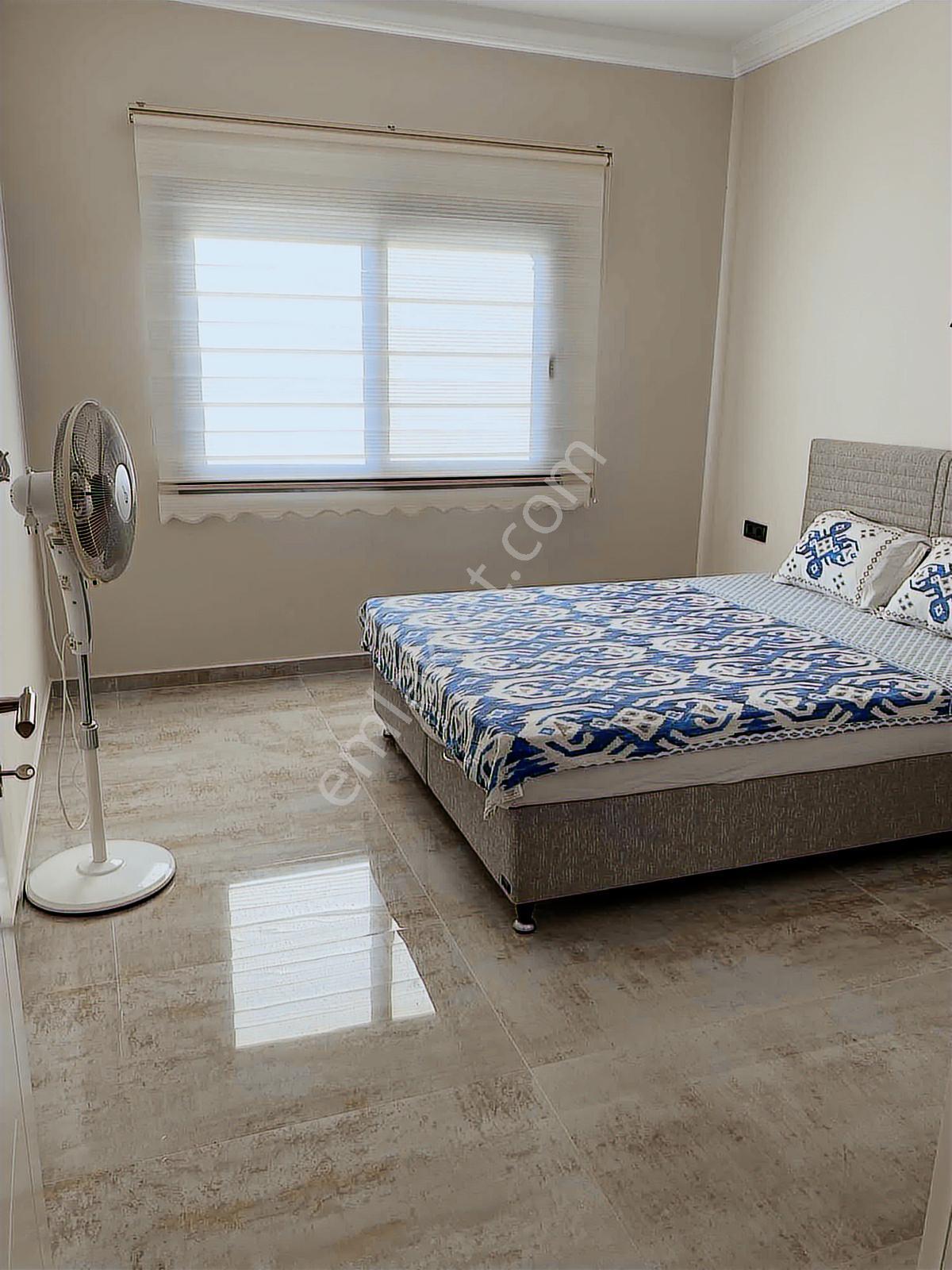 Didim'de Havuzlu Sitede 4+1 Ayrı Mutfak Eşyalı Kiralık Villa - Görsel 24