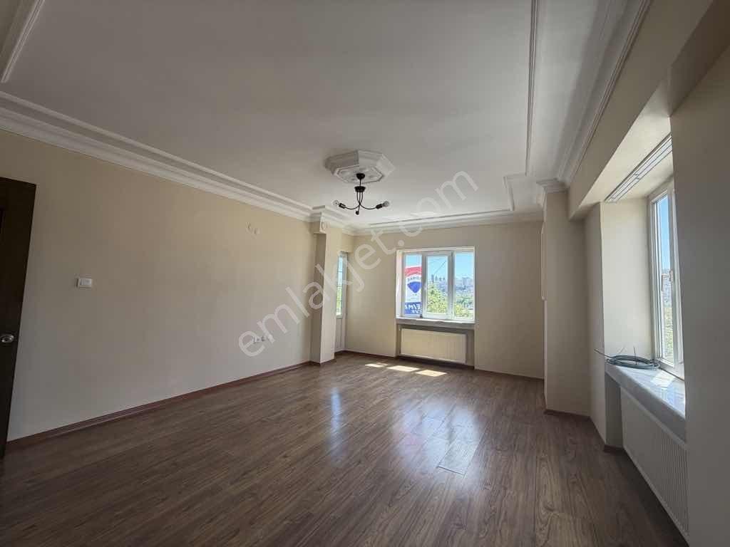 Sılahtarağa Tramvay Hattı Üzerinde 2+1 Ferah Kiralık Daire - Görsel 14