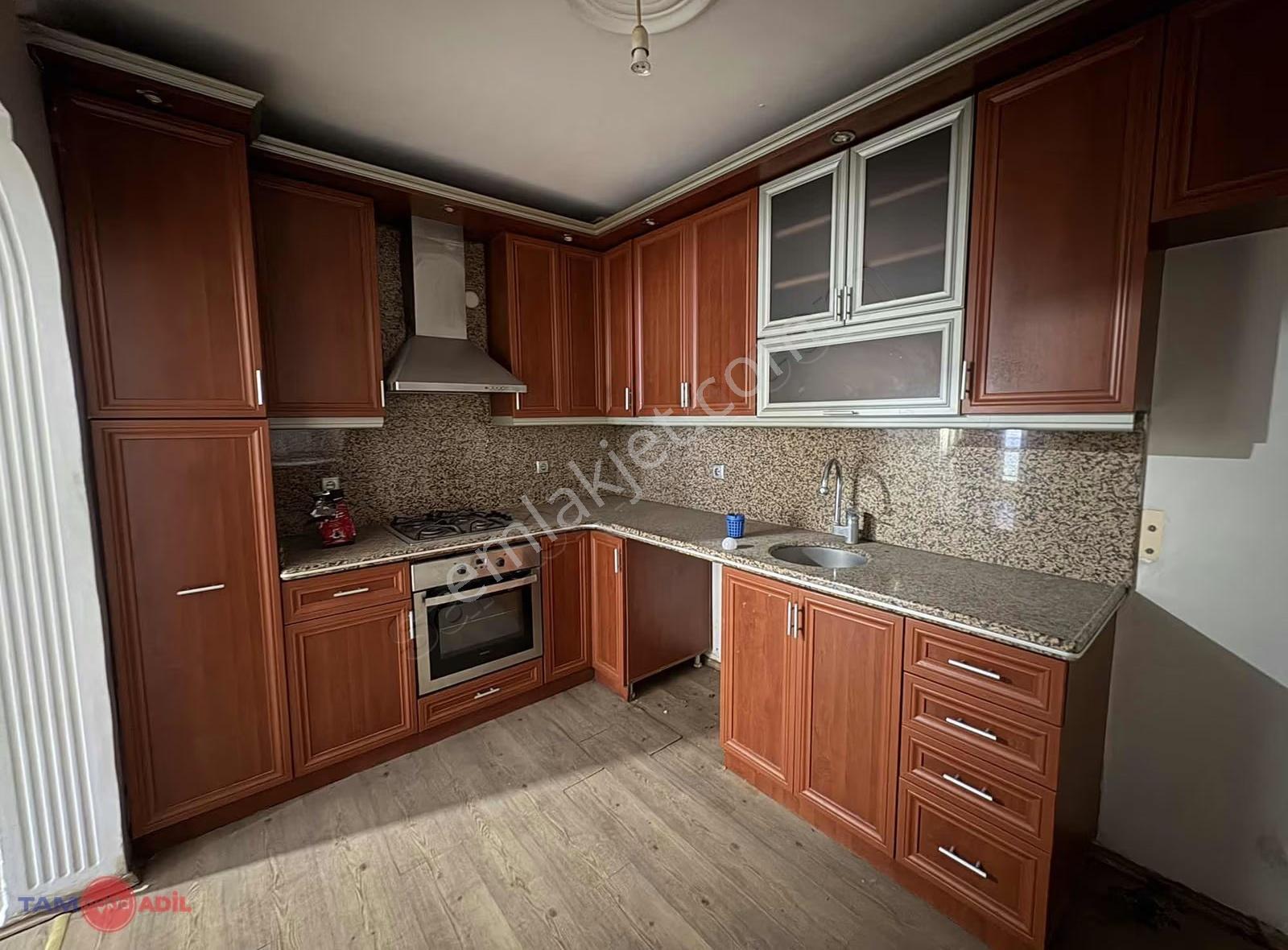 Bahçelievler'de 150 M2 , Bahçeli 3+1 Masrafsız Daire - Görsel 4