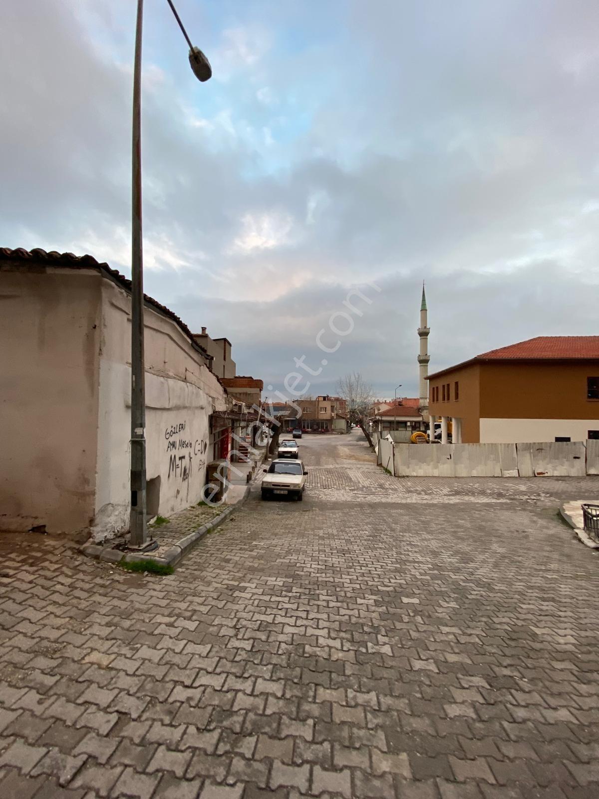 Kırkağaç Merkezde, Hasır Pazarı Yanı, 120 M² Fırsat 3+1 Daire! - Görsel 15