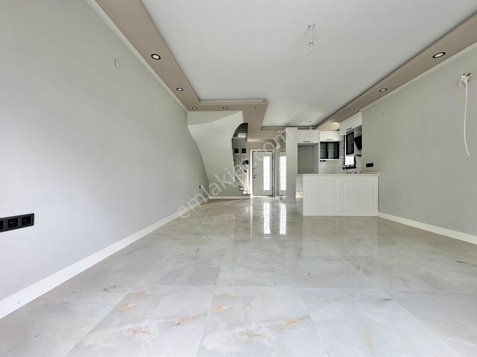 ꧁ay Emlaktan꧂küçükkuyu'da Denize Sadece 50 Metre Yüzme Havuzlu Satılık 3+1 Bağımsız Müstakil Villa - Görsel 14