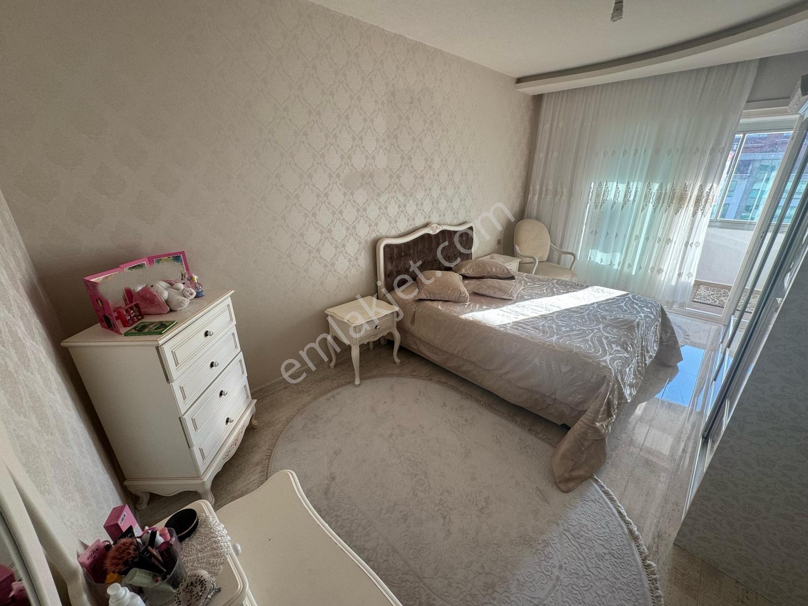 Şehrin Kalbinde, Huzur Dolu Bir Yaşam: Peyzaj Manzaralı Daire - Görsel 24