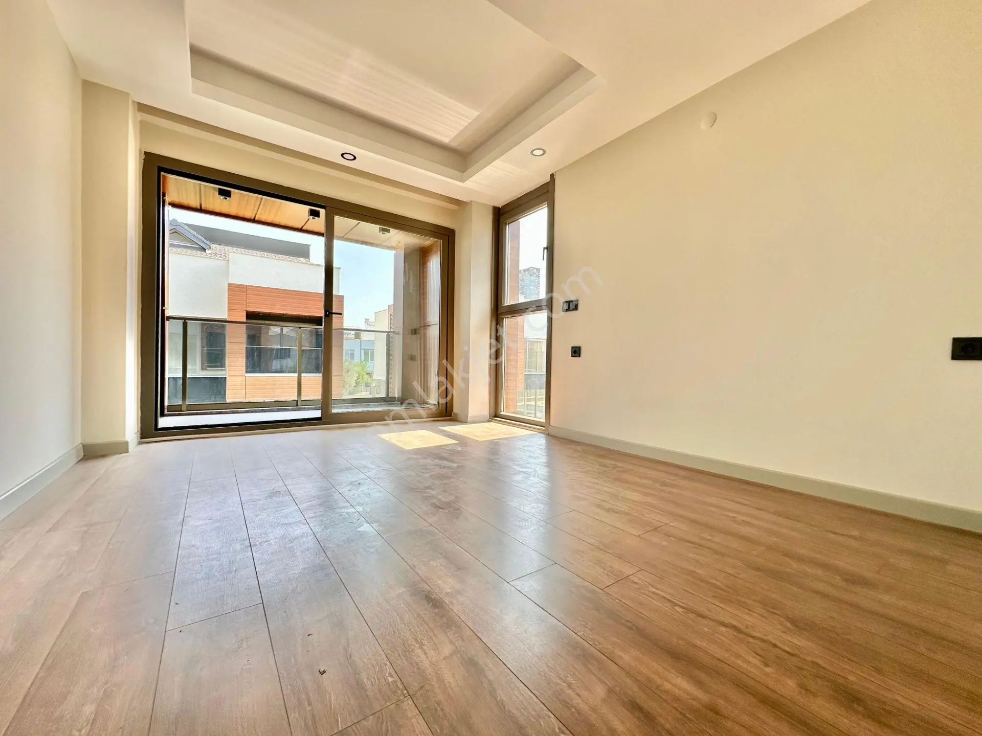Akçay Ay Emlaktangüre'de Yolun Altında Yüzme Havuzlu Denize 500 M Satılık 4+1 Loft Müstakil Villa - Görsel 19