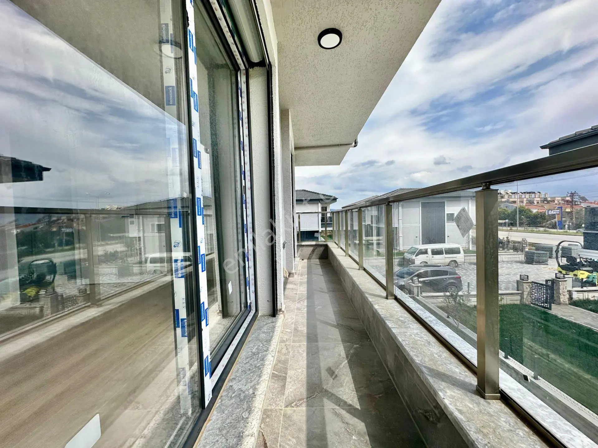 ꧁ay Emlaktan꧂denize Sadece 50 Mt Yüzme Havuzlu Geniş Bahçeli Satılık 3+1 Villa - Görsel 17