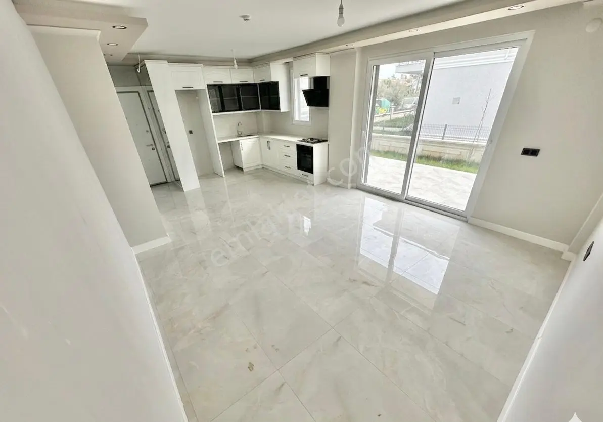 ꧁ay Emlaktan꧂denize Sadece 50 Mt Yüzme Havuzlu Geniş Bahçeli Satılık 3+1 Villa - Görsel 4
