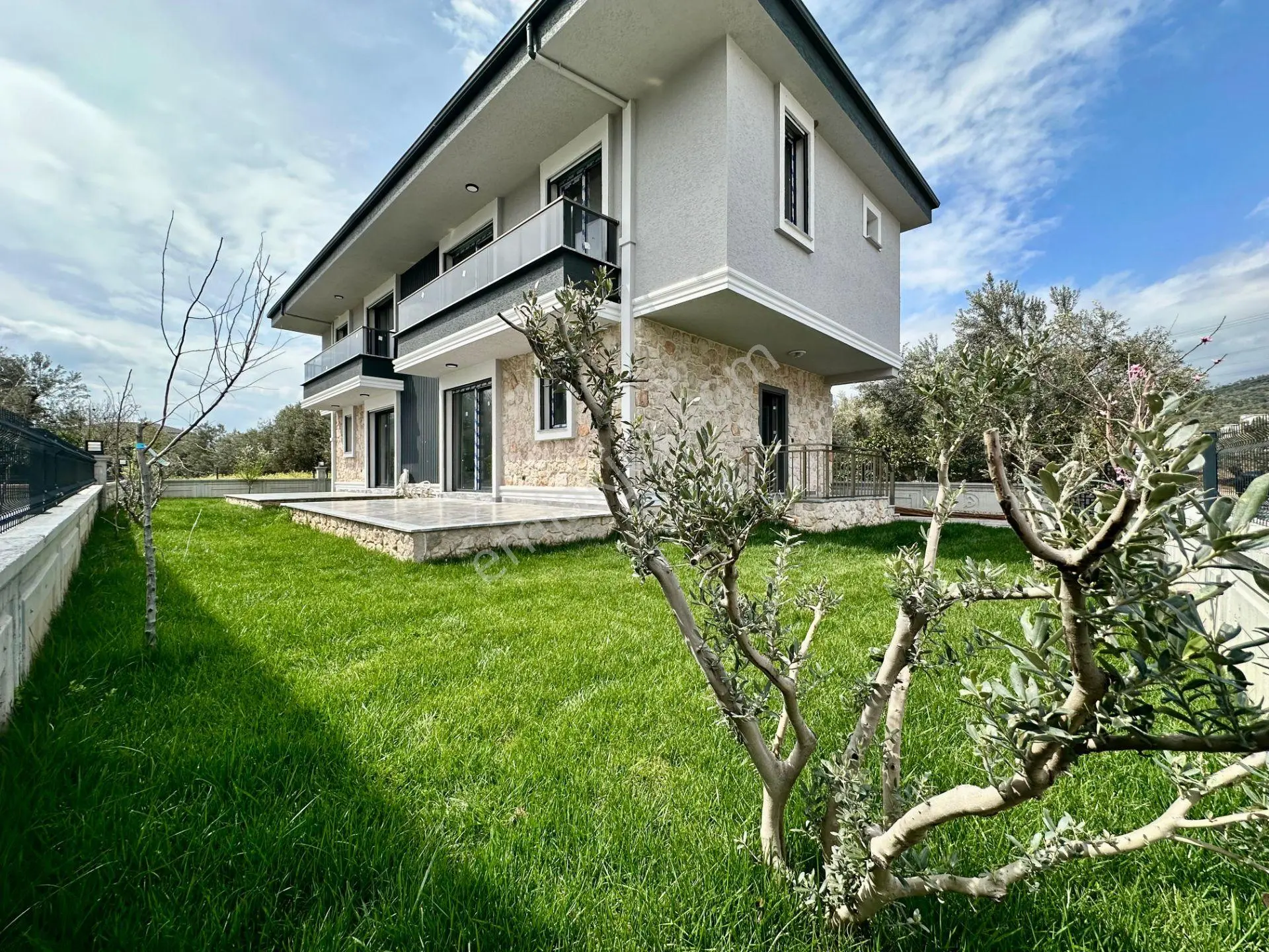 ꧁ay Emlaktan꧂denize Sadece 50 Mt Yüzme Havuzlu Geniş Bahçeli Satılık 3+1 Villa - Görsel 2