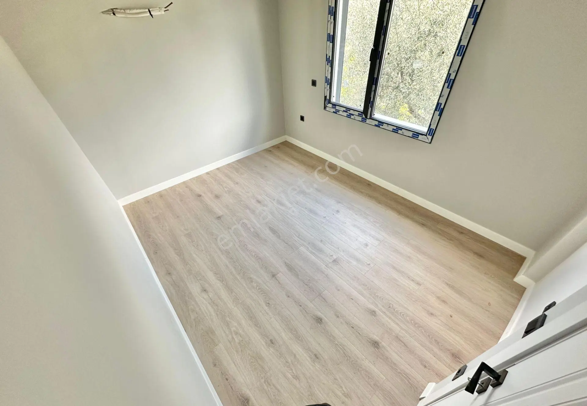 ꧁ay Emlaktan꧂denize Sadece 50 Mt Yüzme Havuzlu Geniş Bahçeli Satılık 3+1 Villa - Görsel 11