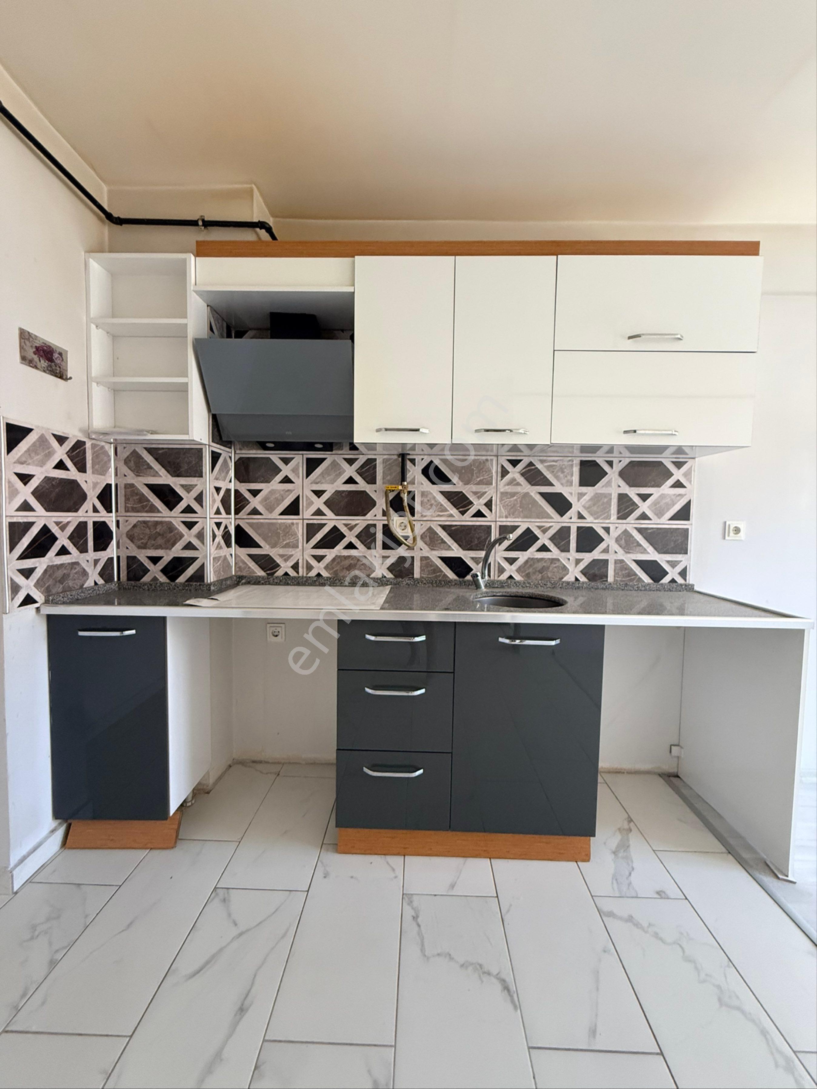 M-18 Sütlüce Mahallesi Asansörlü Kiralık 1+1 Apart - Görsel 7