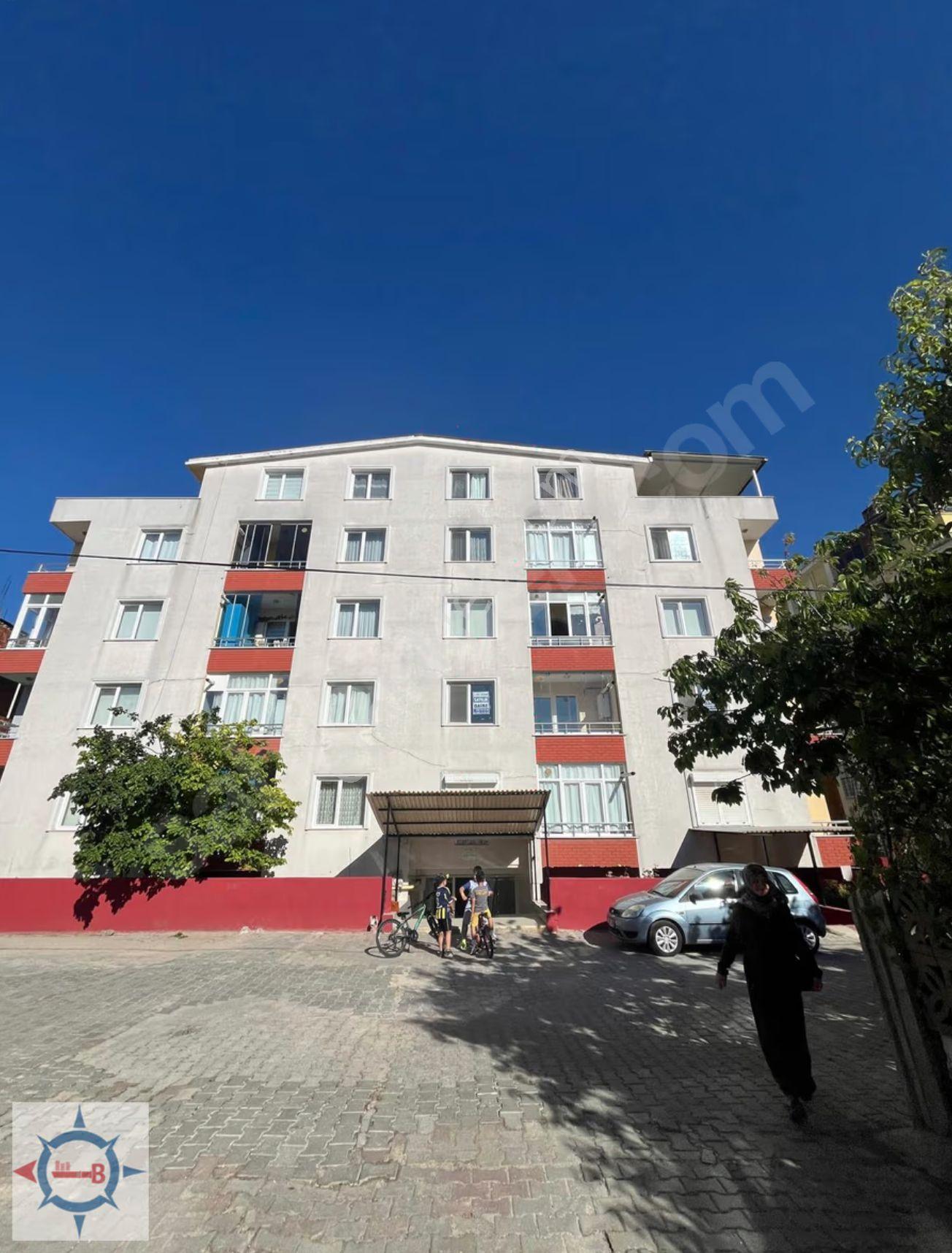 Kırklareli Merkez Bademlik Mahallesi Balkonlu Satılık 2+1 Daire - Görsel 2