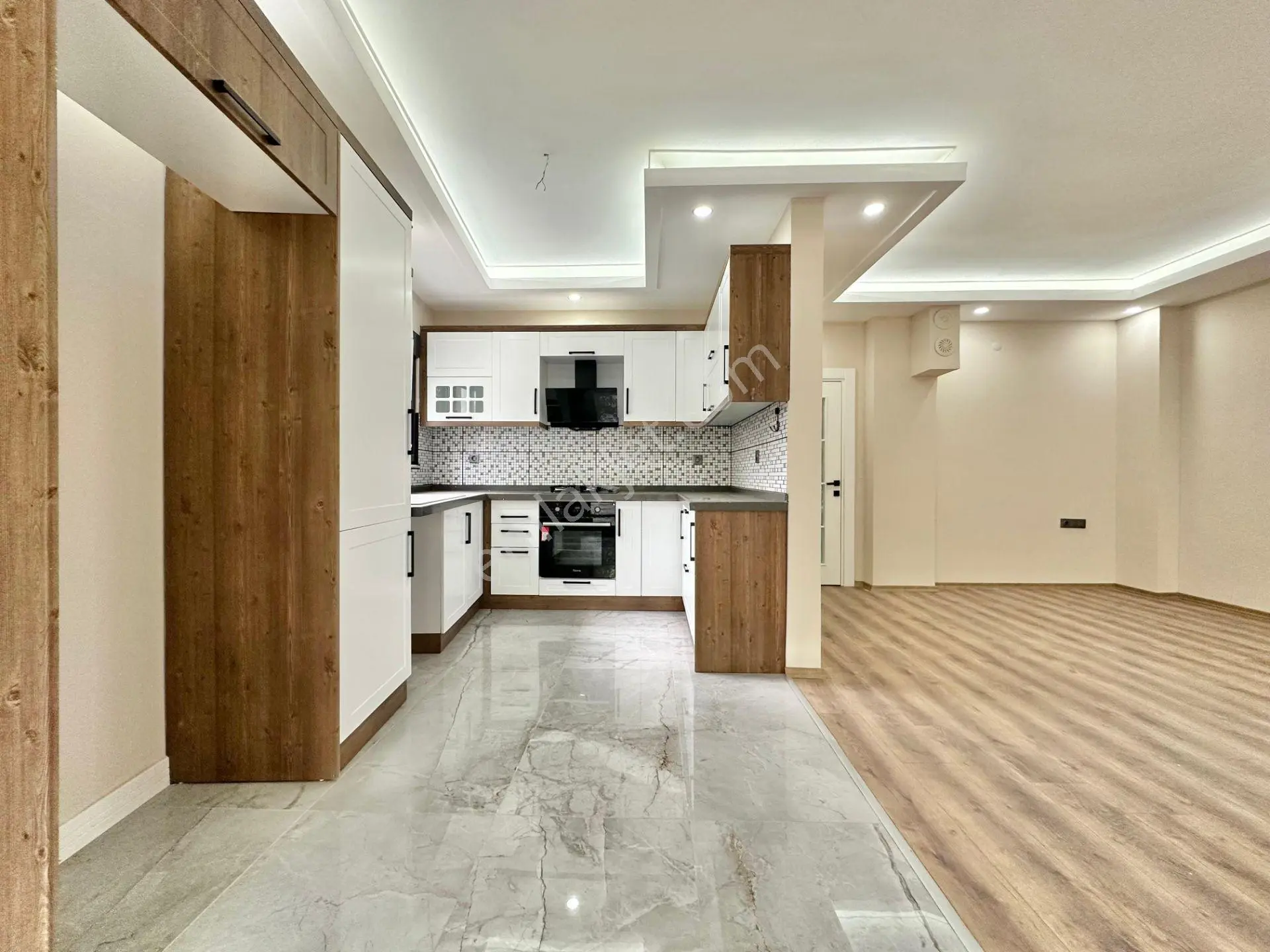 Ay Emlaktanakçay'da Kazdağları Eteklerinde Yeşillikler İçerisinde Satılık 4+1 Lüks Müstakil Villa - Görsel 5