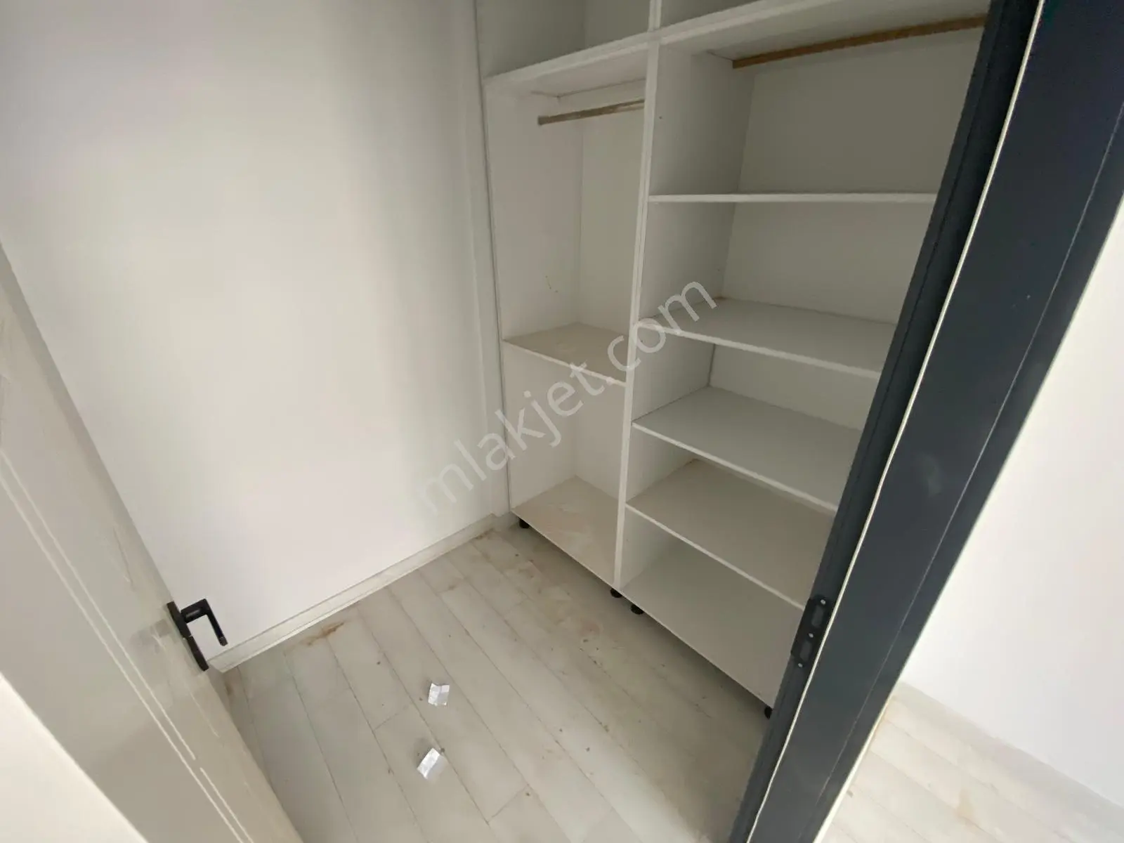 Sincan Saraycıkta 4+1 Emsalsiz Fiyat Lüks Yapıda Saunalı Ebeveyn Banyolu Giyinme Odalı Kilerlidaire - Görsel 25
