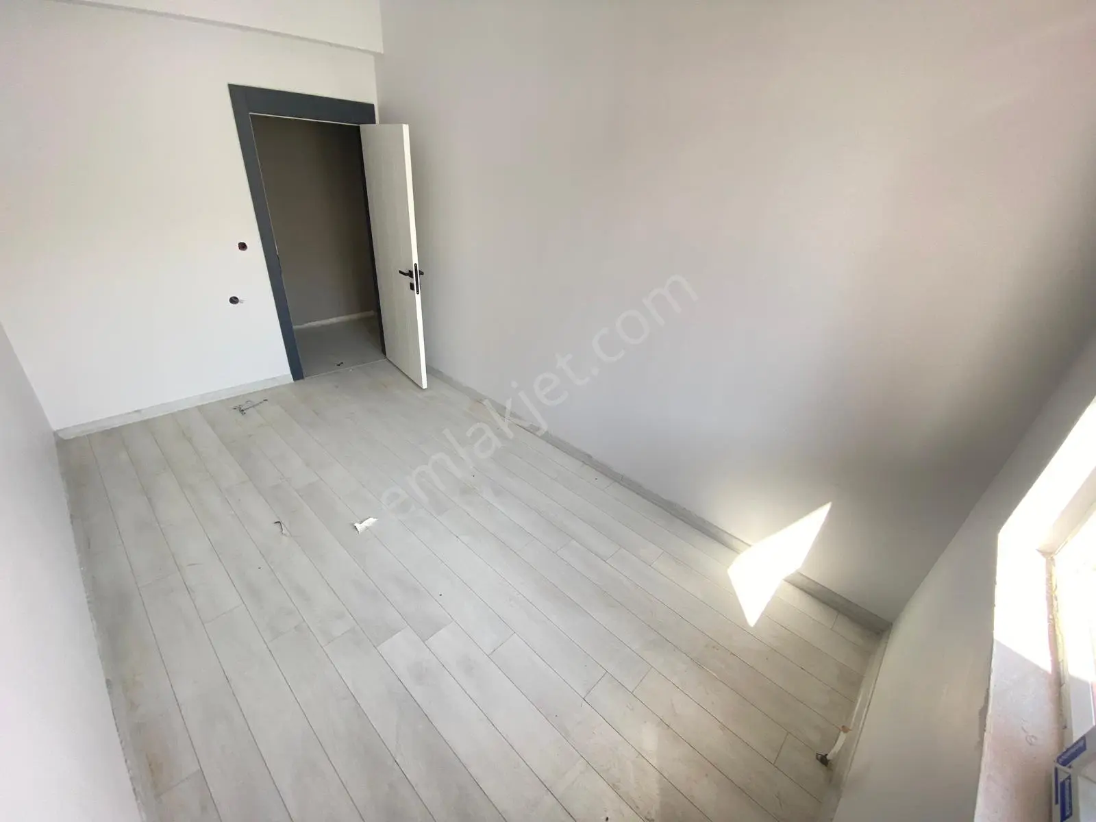 Sincan Saraycıkta 4+1 Emsalsiz Fiyat Lüks Yapıda Saunalı Ebeveyn Banyolu Giyinme Odalı Kilerlidaire - Görsel 14