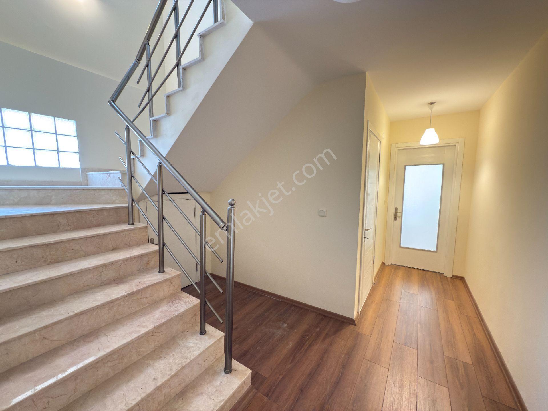 Kuşadası Şehır İçınde Bahçelı Yaşam – Modern-genış Ters Dubleks - Görsel 32