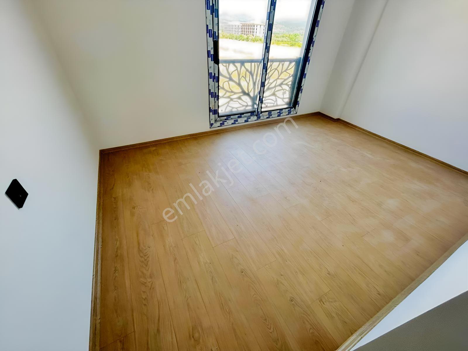 Emlak Center'dan Muradiye Mah.havuz Cepeli Satılık 1+1 Ara Kat - Görsel 24