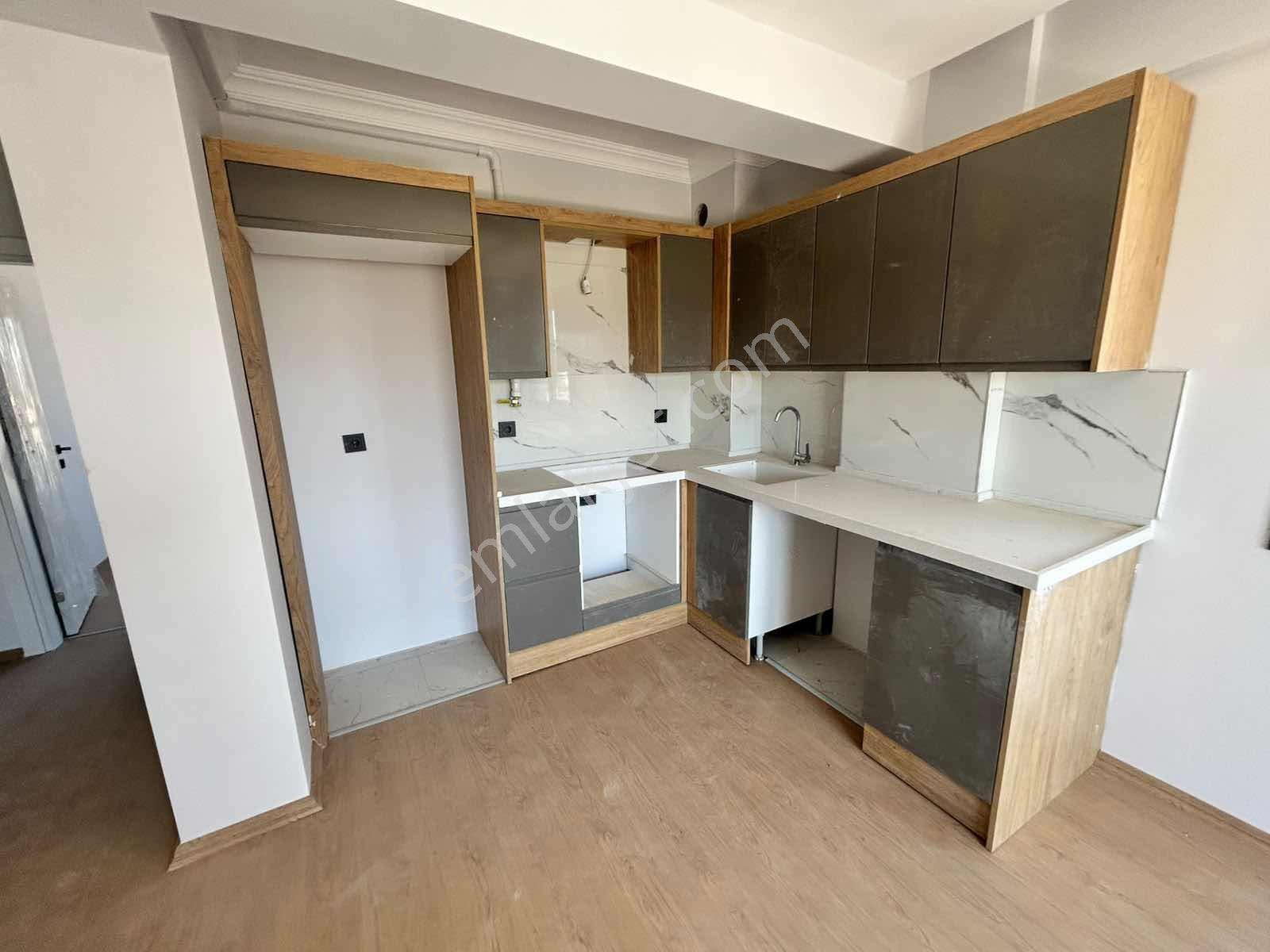 Emlak Center'dan Muradiye Mah.havuz Cepeli Satılık 1+1 Ara Kat - Görsel 23