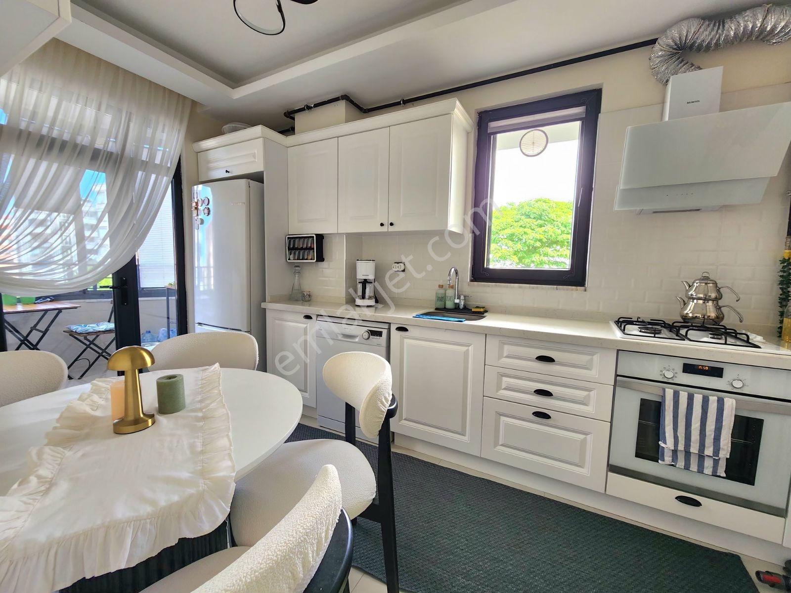 Remax Damla Gür'den Nişantaşı Caddesine Yakın Kiralık 3+1 Daire - Görsel 12
