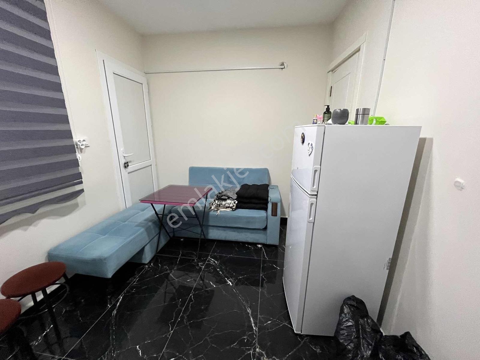 Bornovada Devren Kiralık Yüksek Cirolu Halı Mağazası - Görsel 21