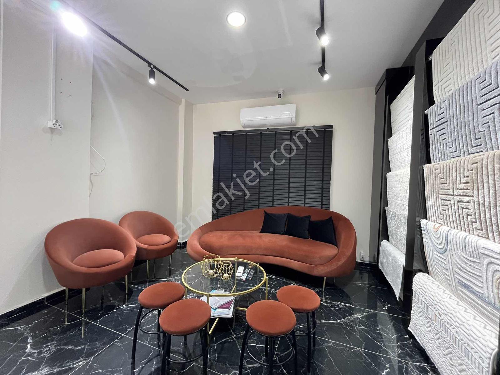 Bornovada Devren Kiralık Yüksek Cirolu Halı Mağazası - Görsel 24