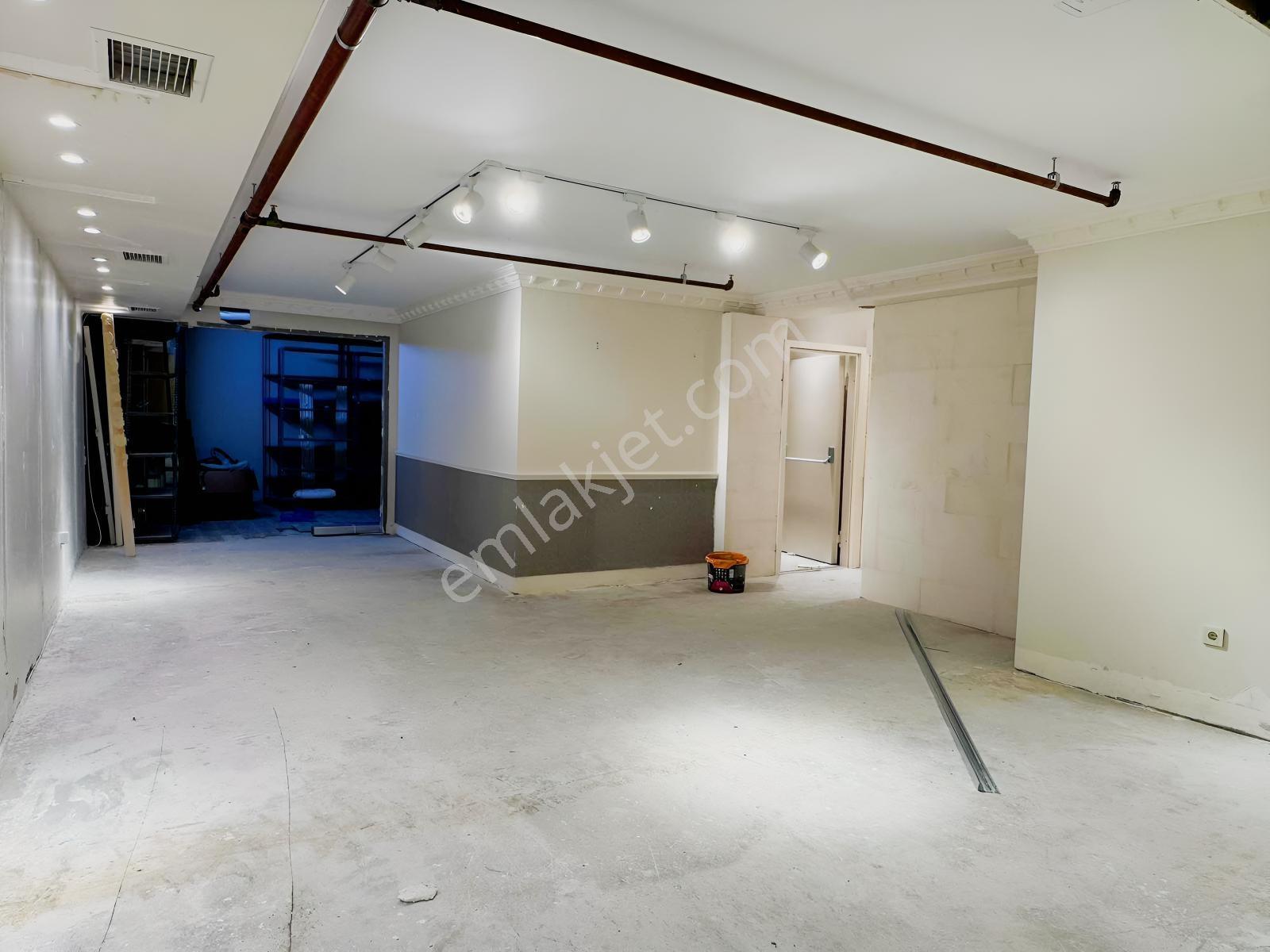 Kadıköy Fener Kalamış Caddesinde 930m² 4 Katlı Dükkan & Mağaza - Görsel 13