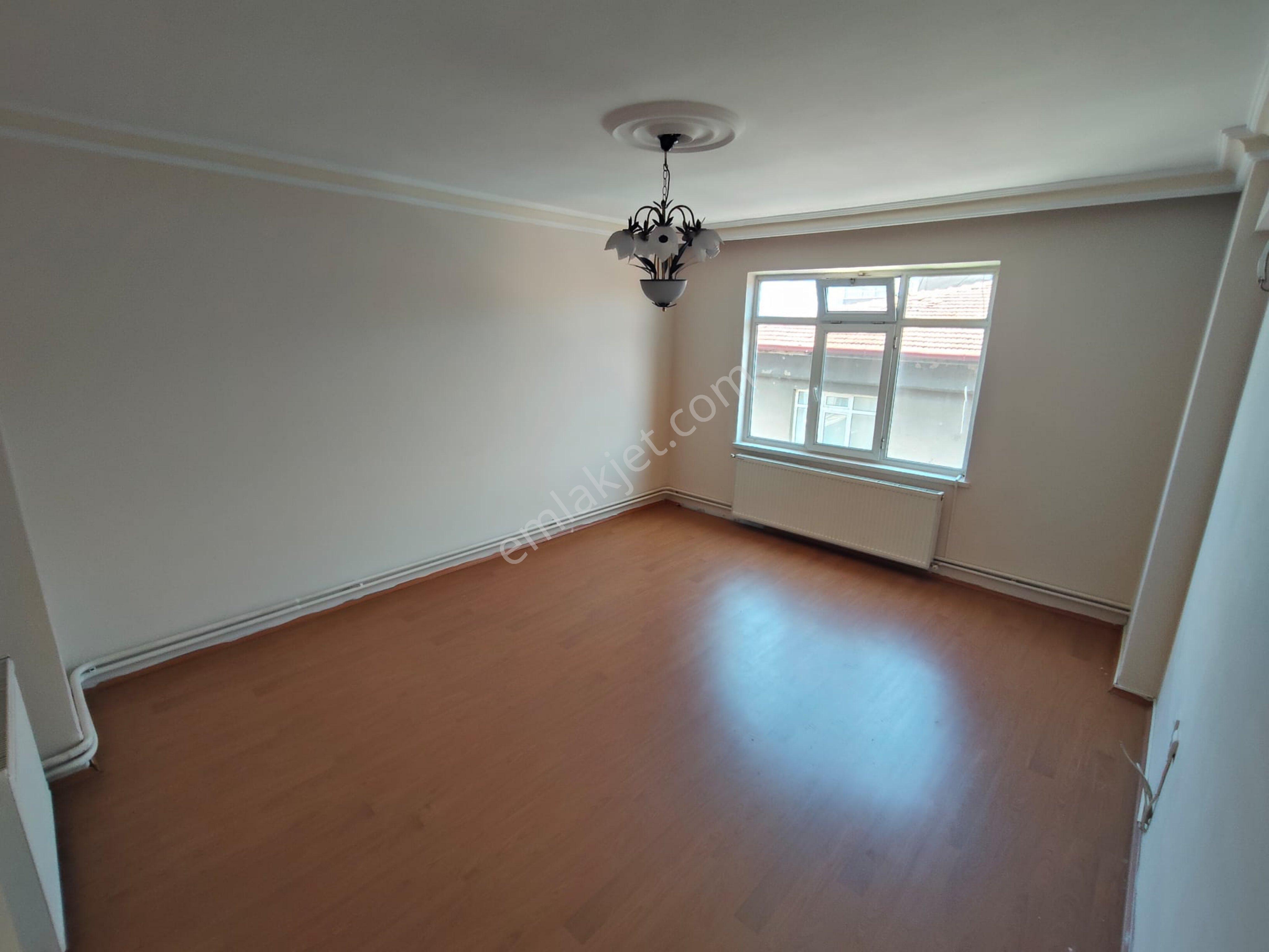 Ciftlik Mahallesinde İci Temiz Kiralık Daire - Görsel 14