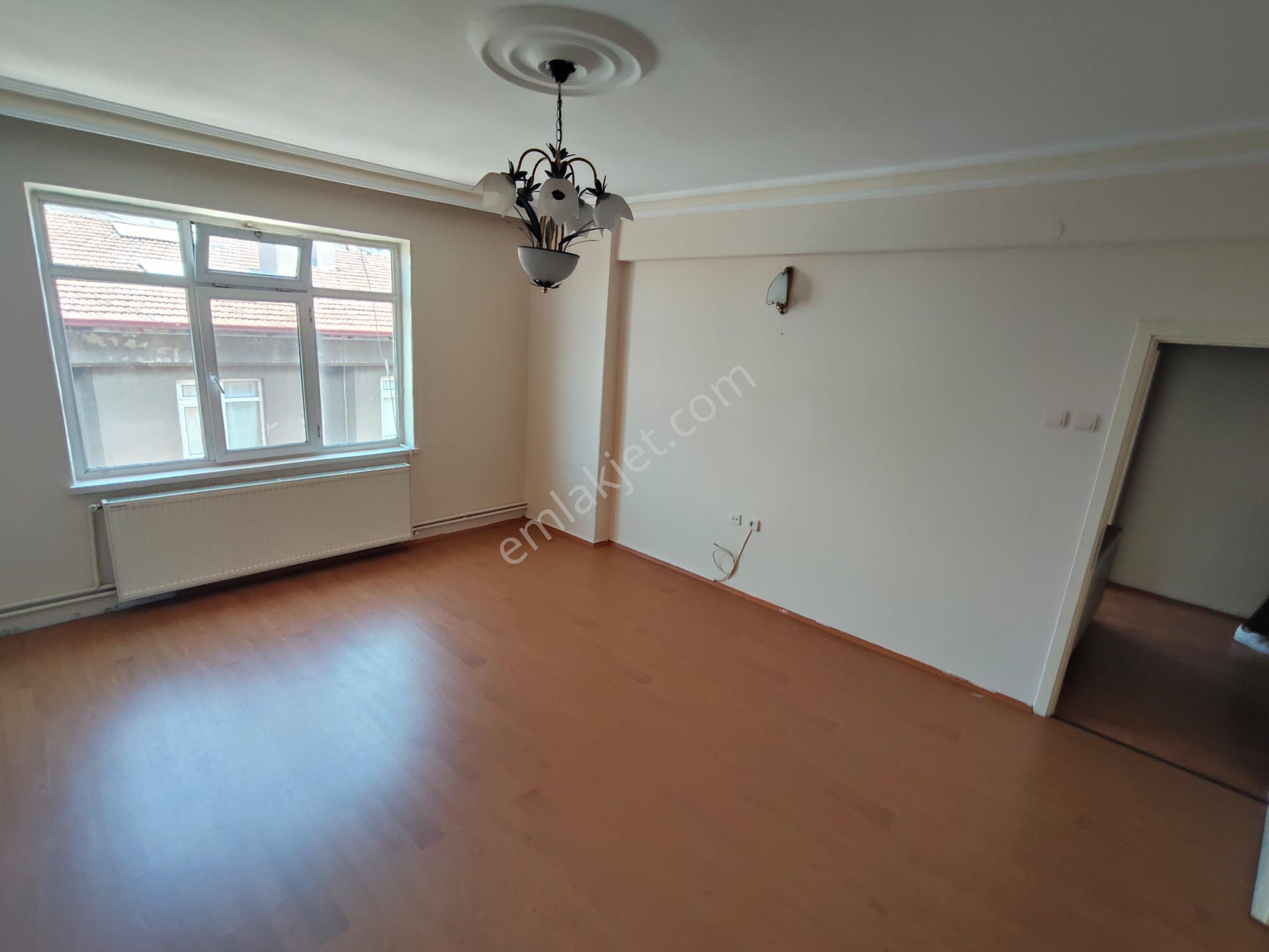 Ciftlik Mahallesinde İci Temiz Kiralık Daire - Görsel 24