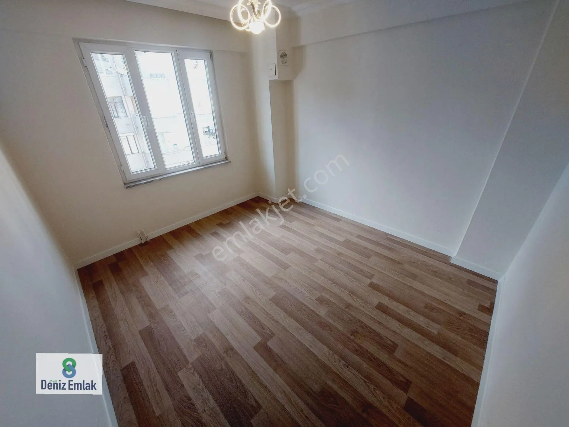 Denizden Akçay Sarıkız Mahallesinde 2+1 Satılık Geniş Balkonlu Daire - Görsel 9