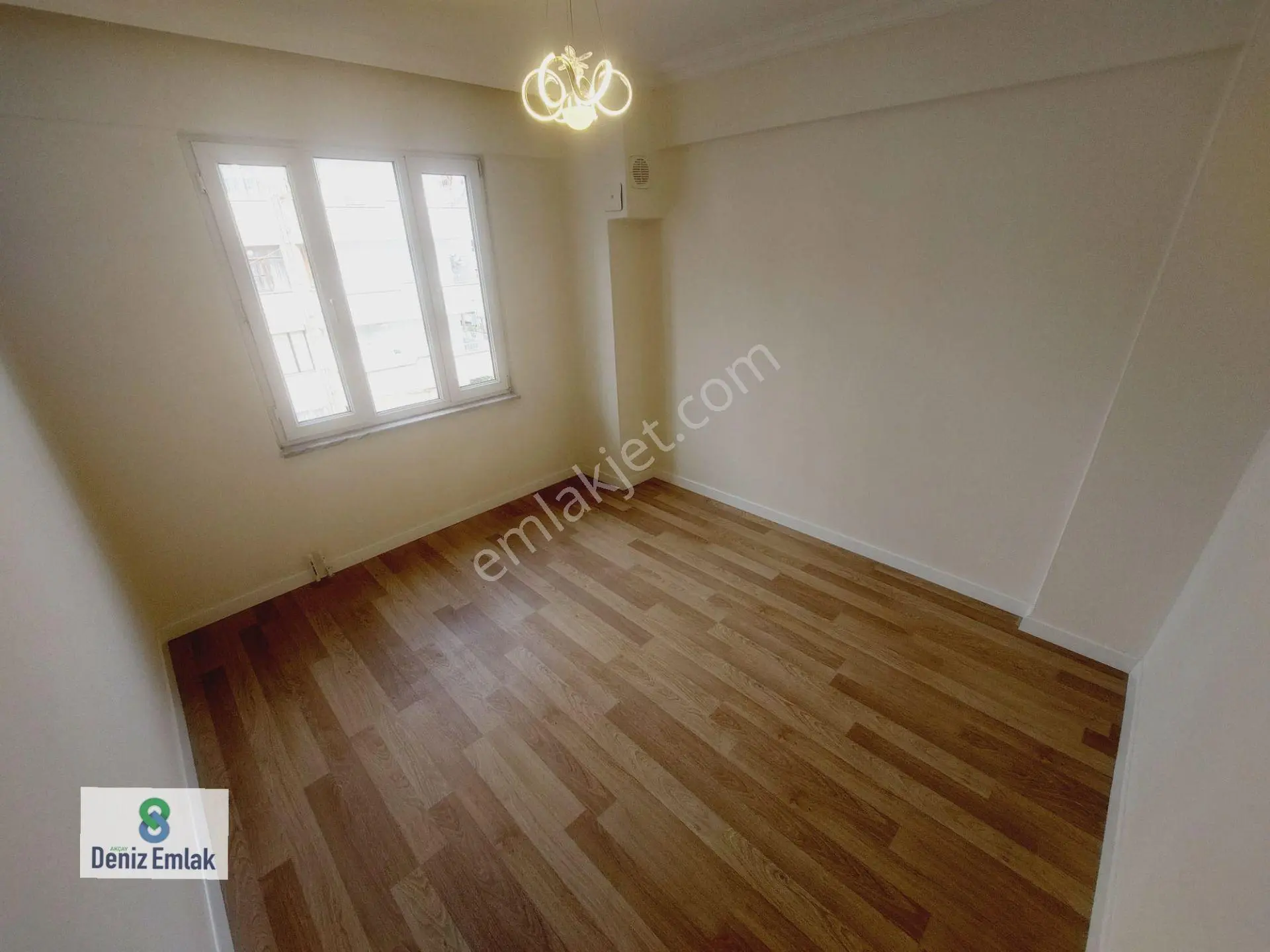 Denizden Akçay Sarıkız Mahallesinde 2+1 Satılık Geniş Balkonlu Daire - Görsel 34