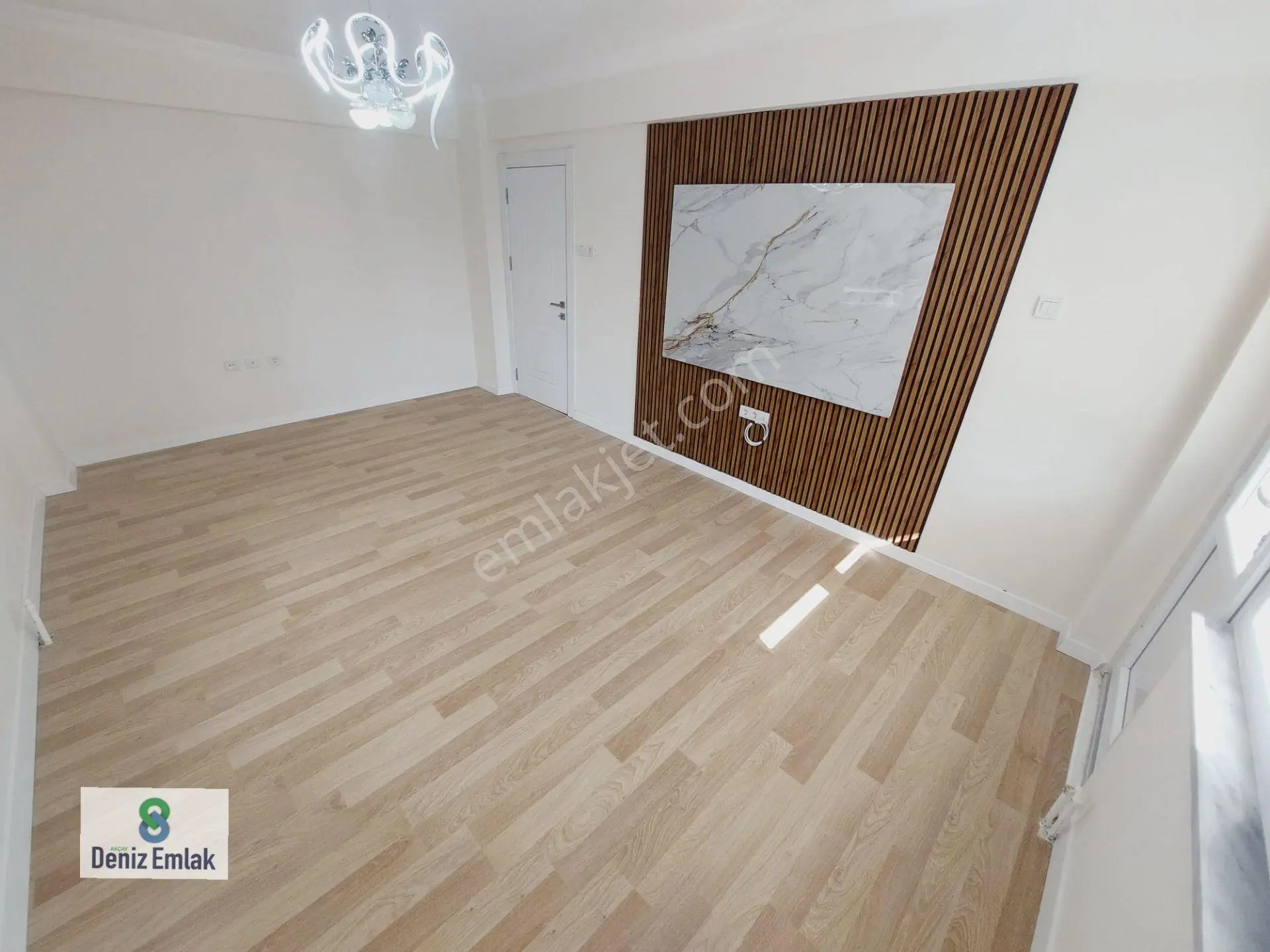 Denizden Akçay Sarıkız Mahallesinde 2+1 Satılık Geniş Balkonlu Daire - Görsel 7