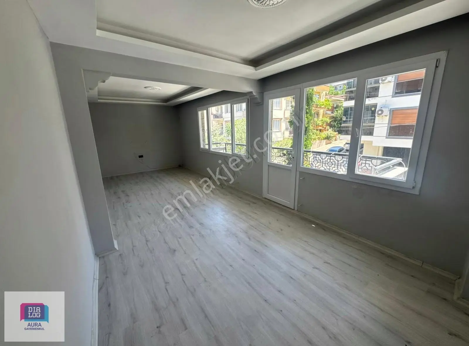 Buca Laleli Mahallesinde Arakat Kapalı Mutfak 2+1 Kiralık Daire - Görsel 3