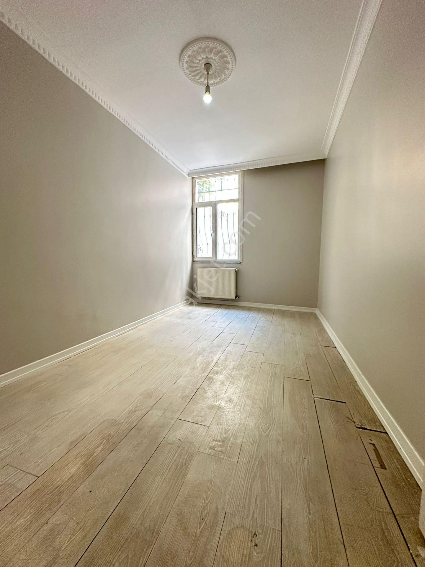 Esenyurt Kıraç Atatürk Mahallesi 3+1 Kiralık Boş Daire Bahçeli Bahçe Katı Cam Seviyesi Yüksek - Görsel 10
