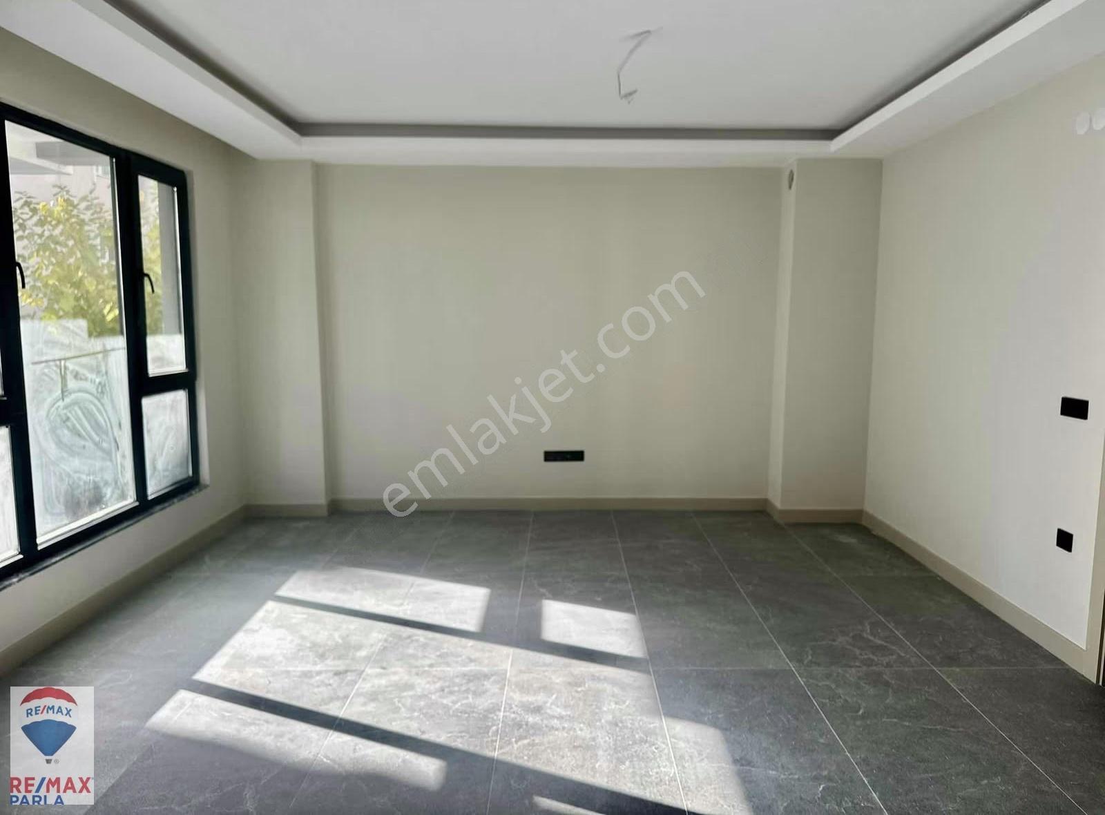 Atakum 19 Mayıs Bulvarına Emsalsiz Büyüklükte Satılık 1+1 Daire