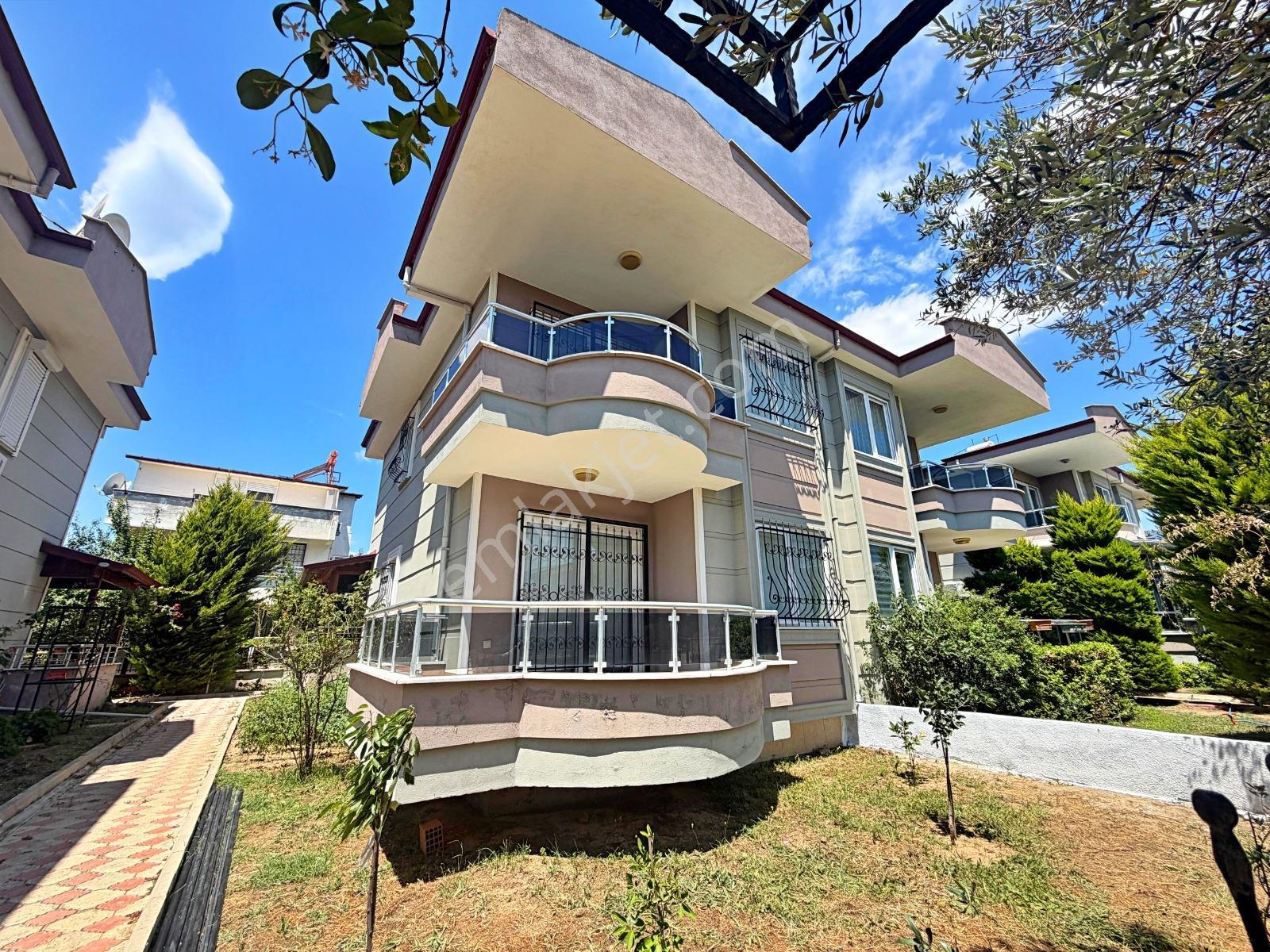 Güre Akçay Arası Oturmuş Site İçerisinde Müstakil Yaşam 2+1 İkiz