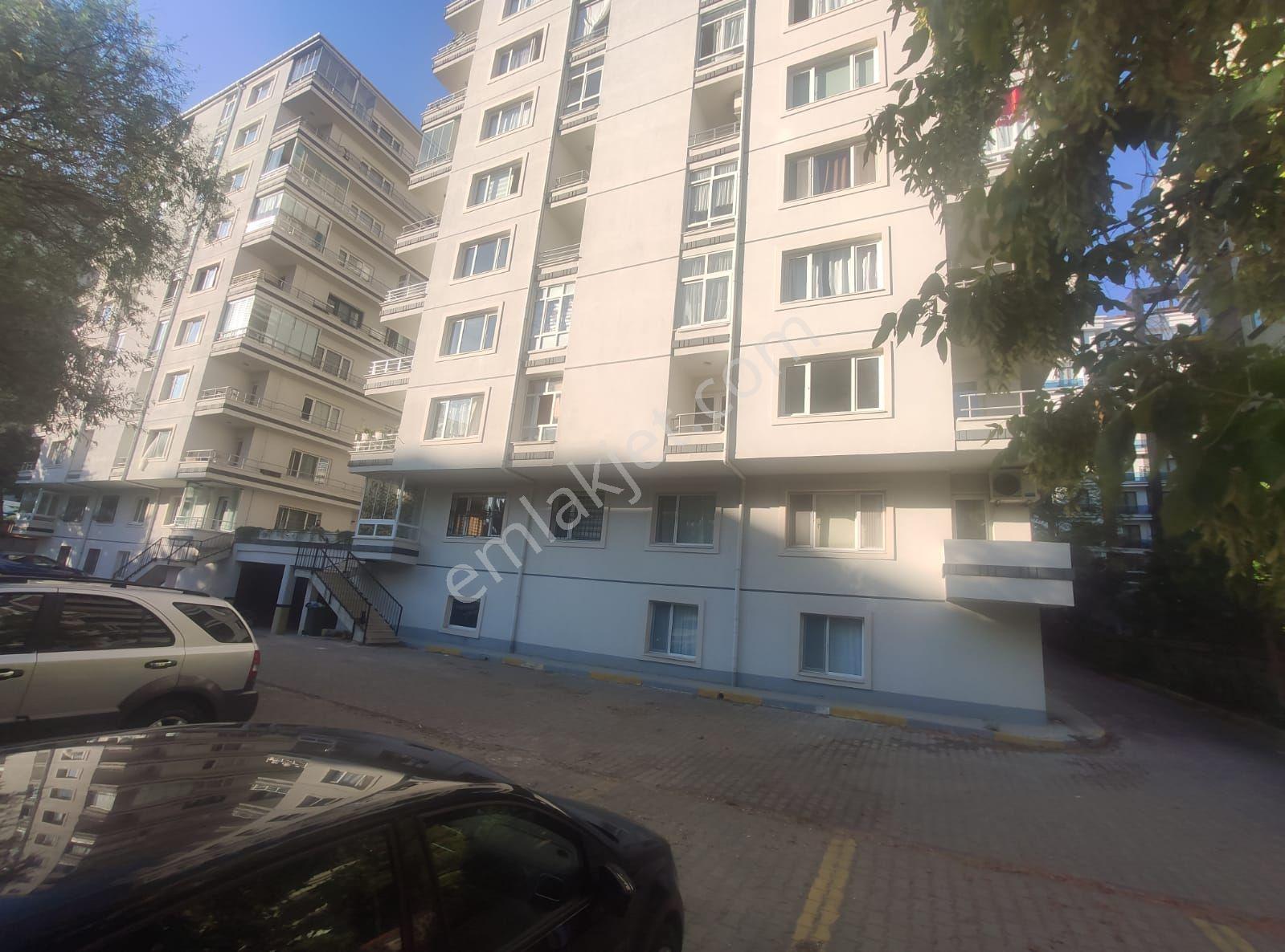 Beylikdüzü Cumhuriyet Mahallesi’nde Site İçerisinde Kiralık 3+1 Bahçe Katı Daire - Görsel 3
