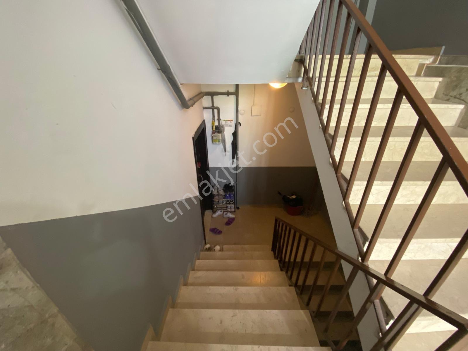 Aydinlikevler Mahallesinde Kiralık Giriş Katı Daire - Görsel 11