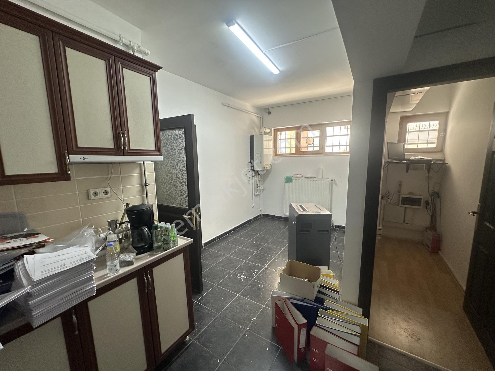Cevizliderede Prestijli Konumda Satılık 300 M² Kurumsal Ofis - Görsel 33
