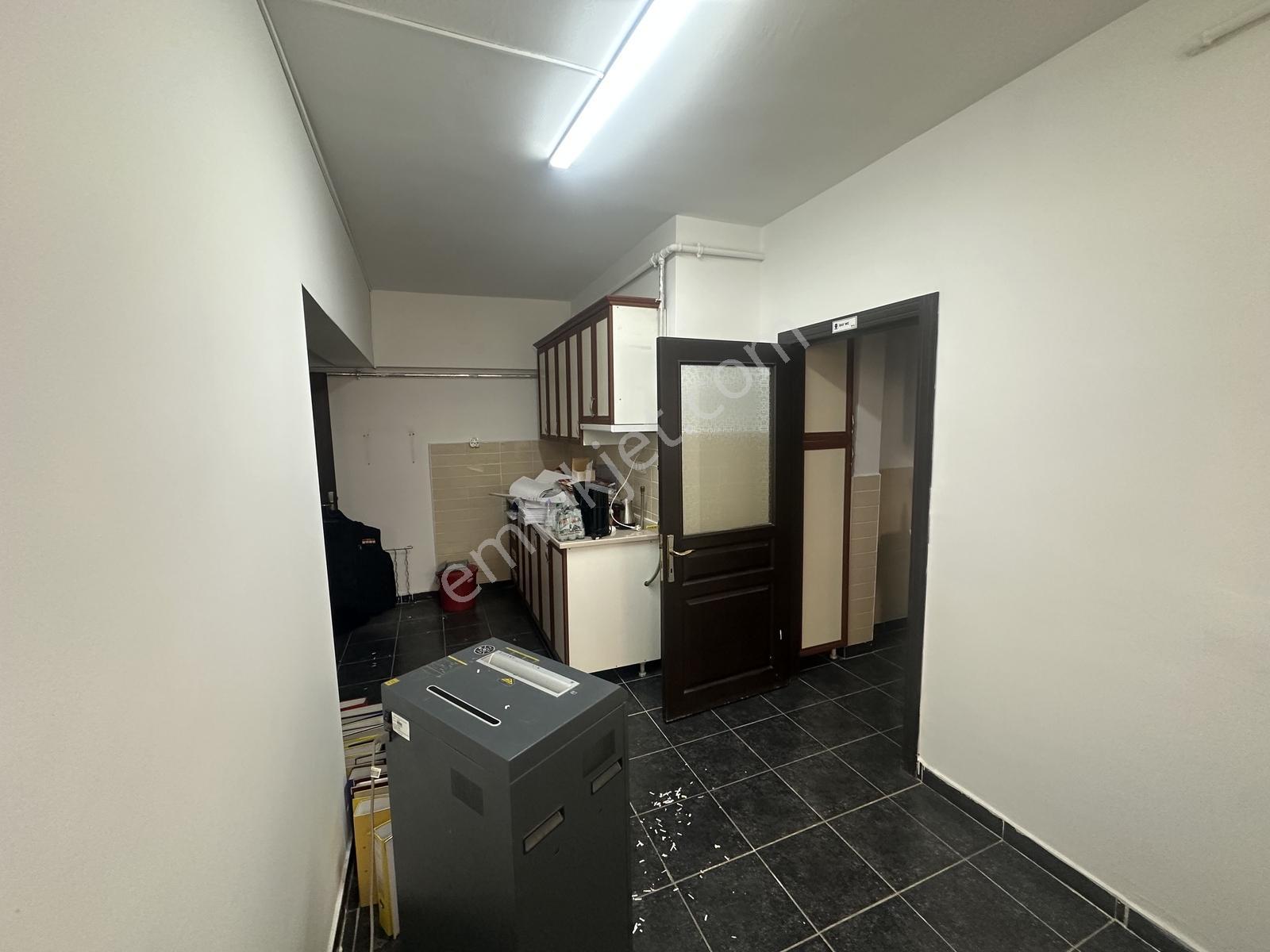 Cevizliderede Prestijli Konumda Satılık 300 M² Kurumsal Ofis - Görsel 2