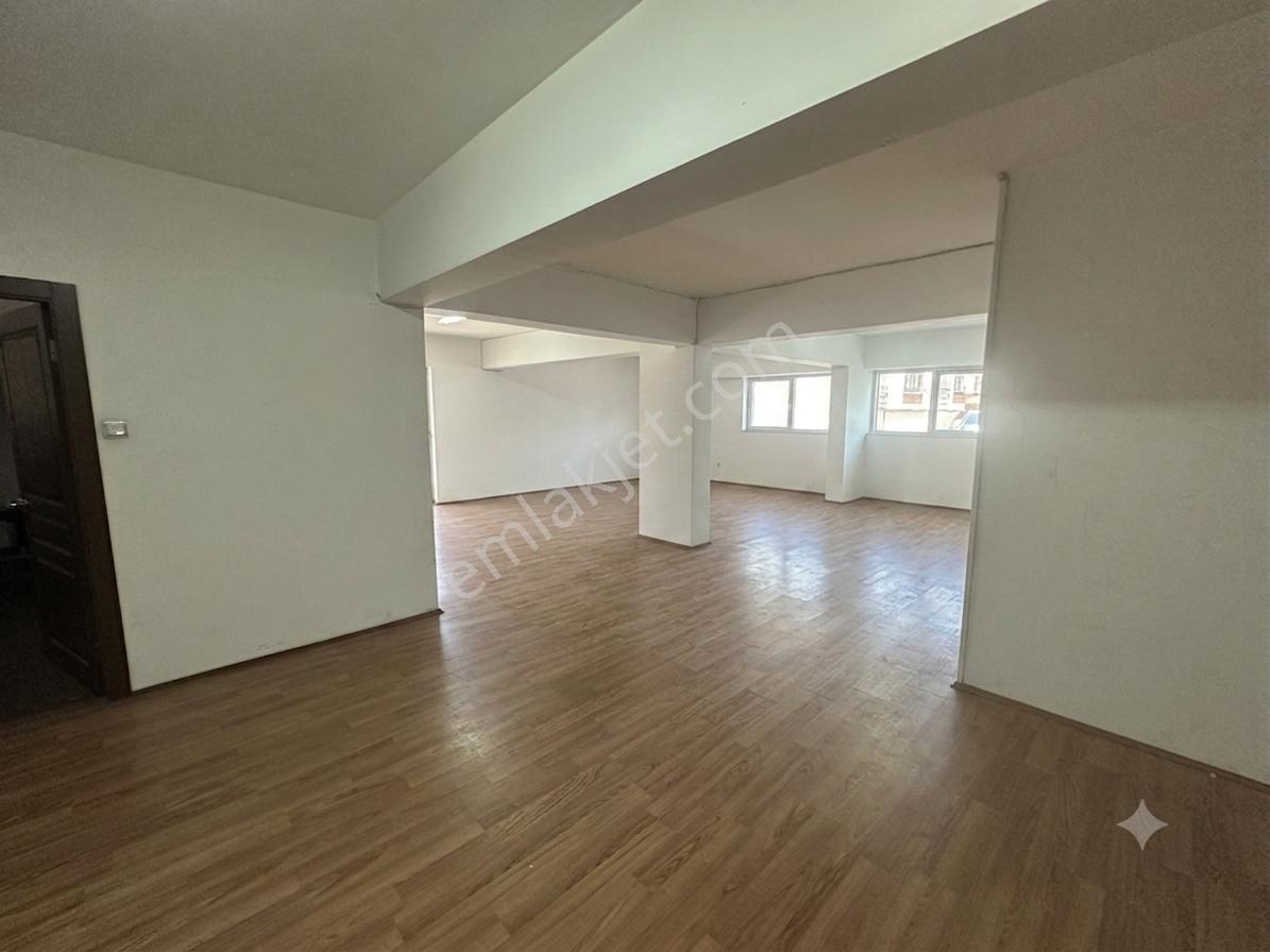 Cevizliderede Prestijli Konumda Satılık 300 M² Kurumsal Ofis - Görsel 22
