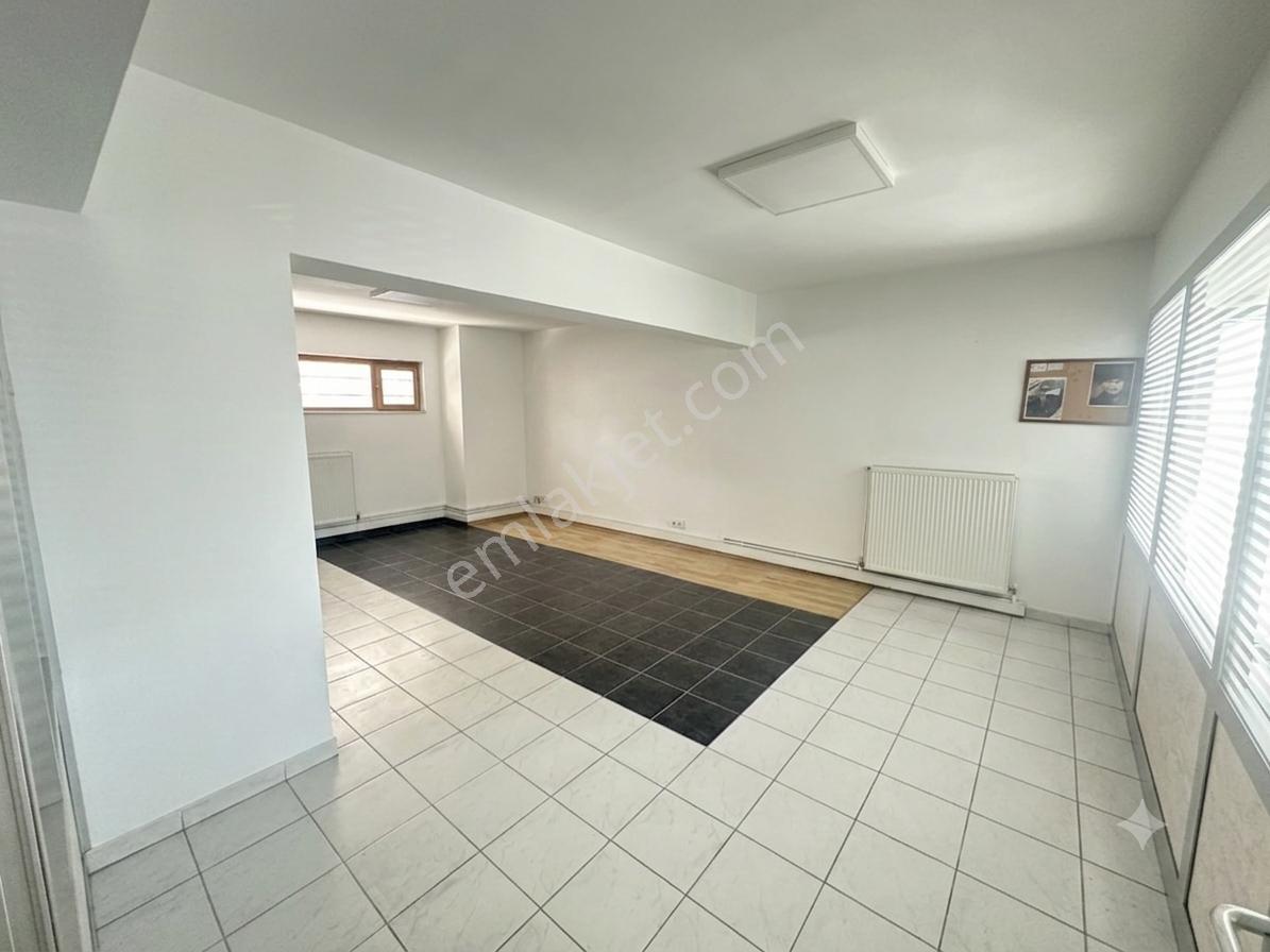Cevizliderede Prestijli Konumda Satılık 300 M² Kurumsal Ofis - Görsel 26