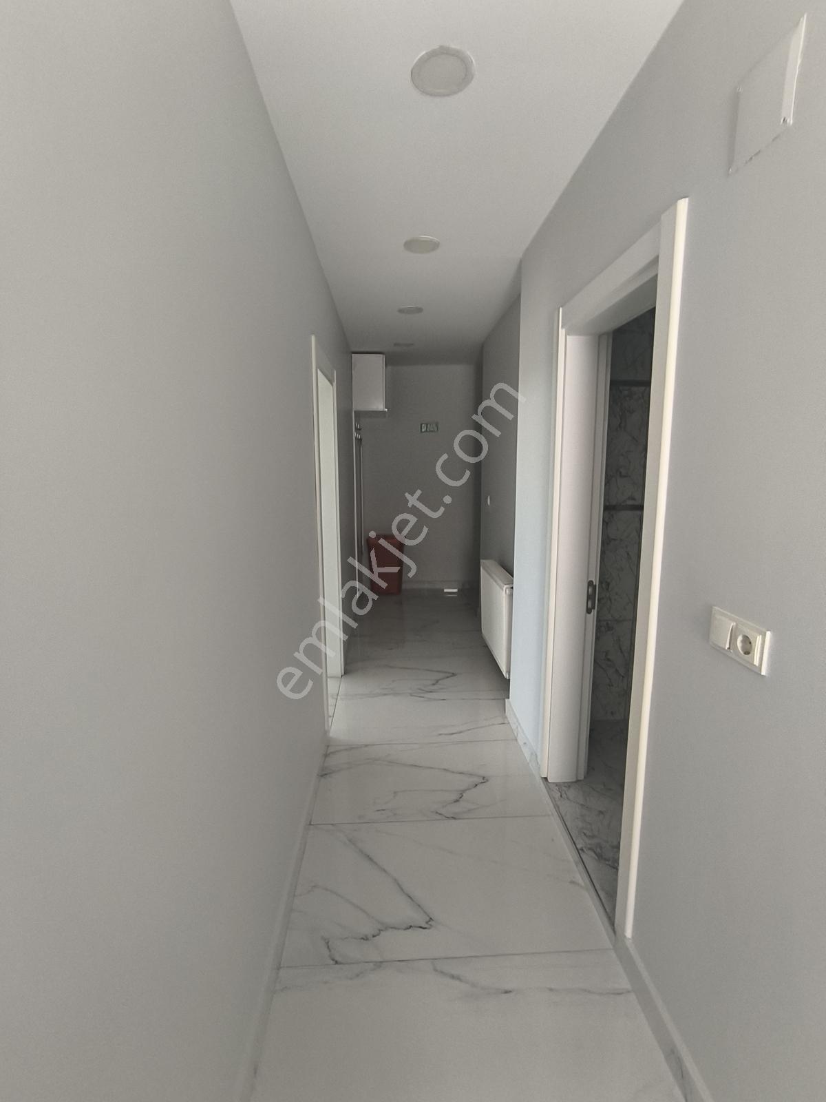 Kariyer'den Şimşek Plaza İş Merkezin'de 165 M² İçi Yapılı Ofis - Görsel 21