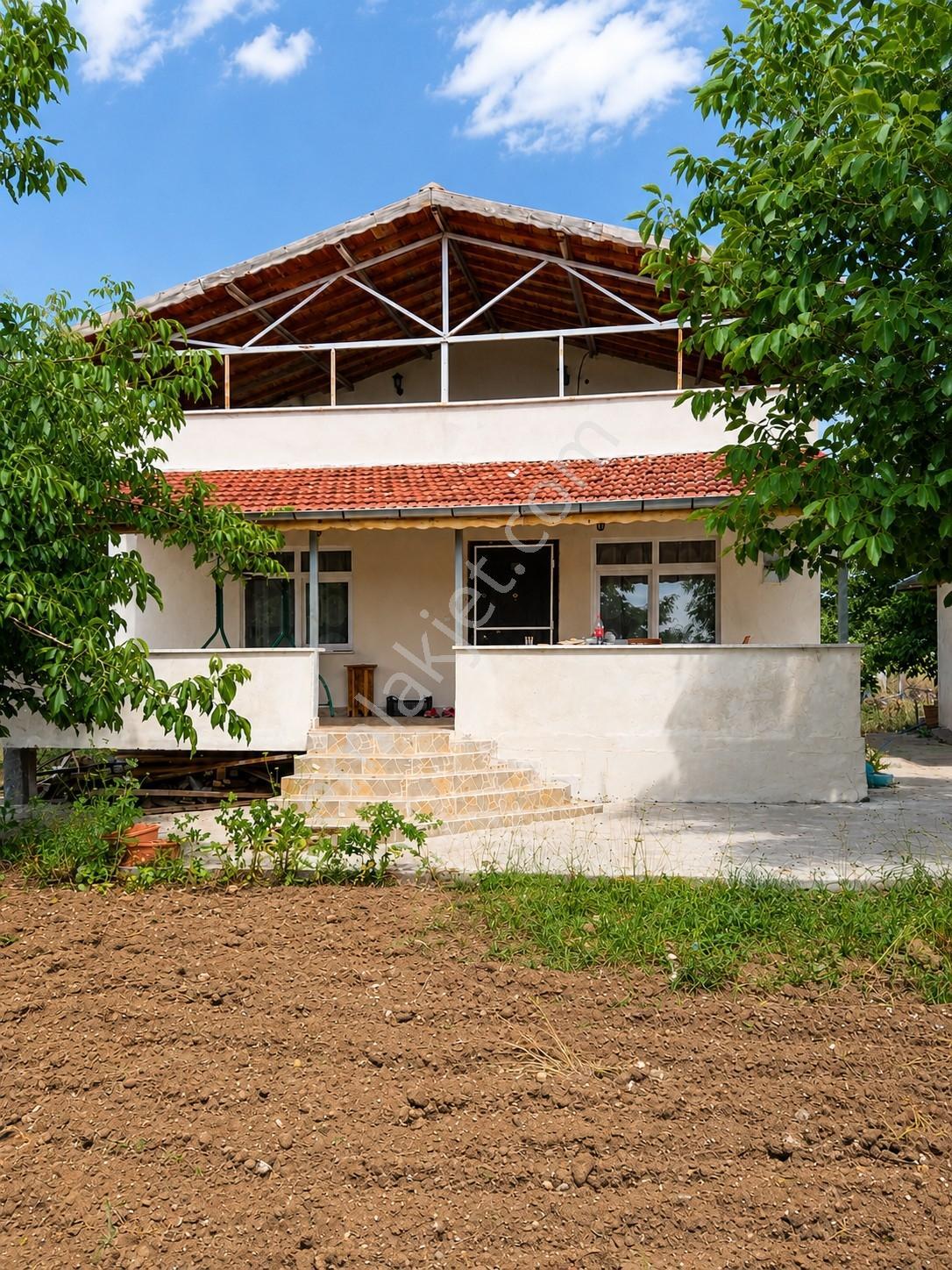 Ceviz Bahçesi, Çiftlik Evi Ve Hazır Altyapısıyla Yatırım Fırsatı - Görsel 3