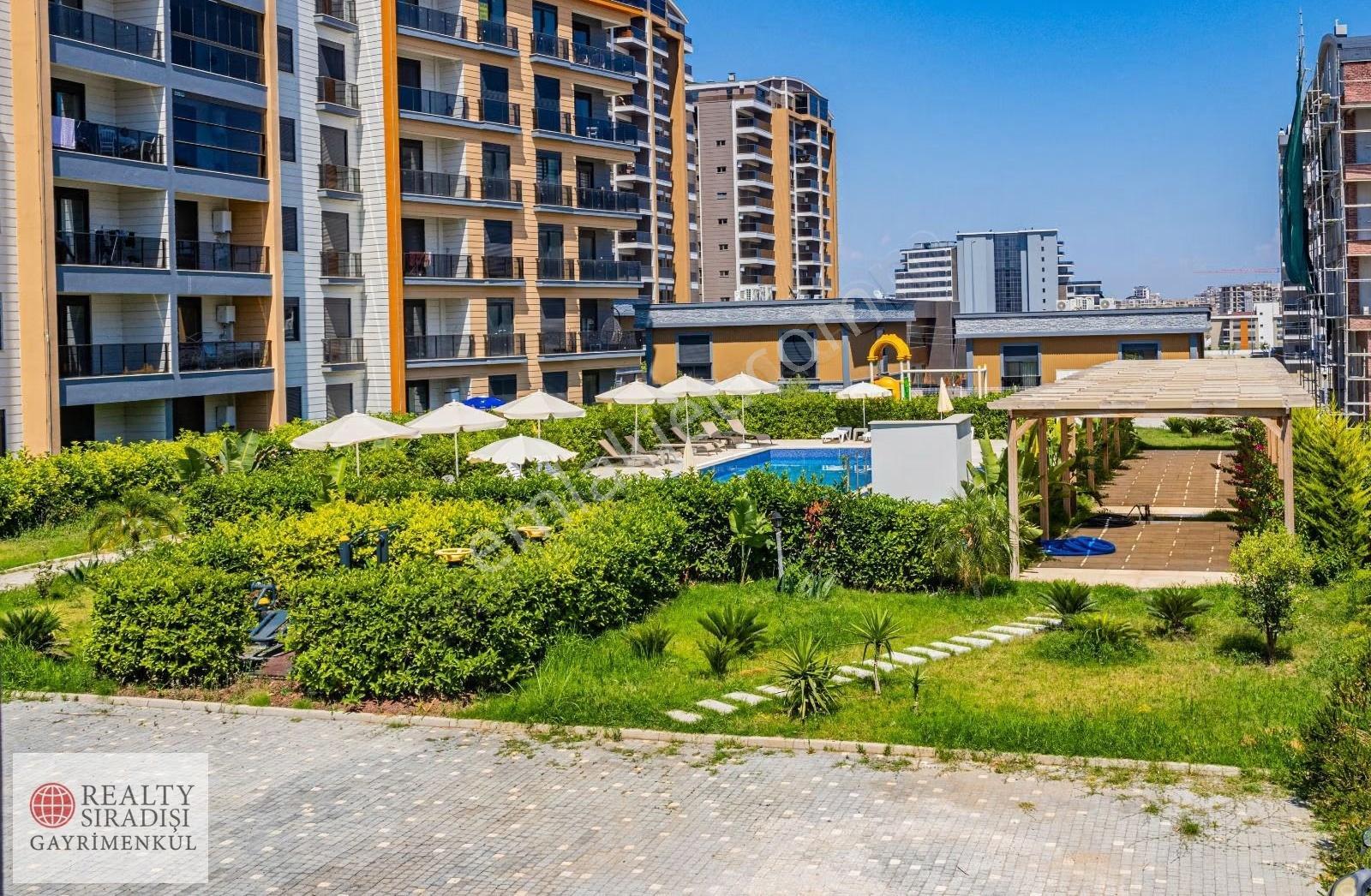 Altıntaş'ın Kalbinde İskanlı, Sıfır, Havuz Manzaralı Eşyalı 2+1 - Görsel 9