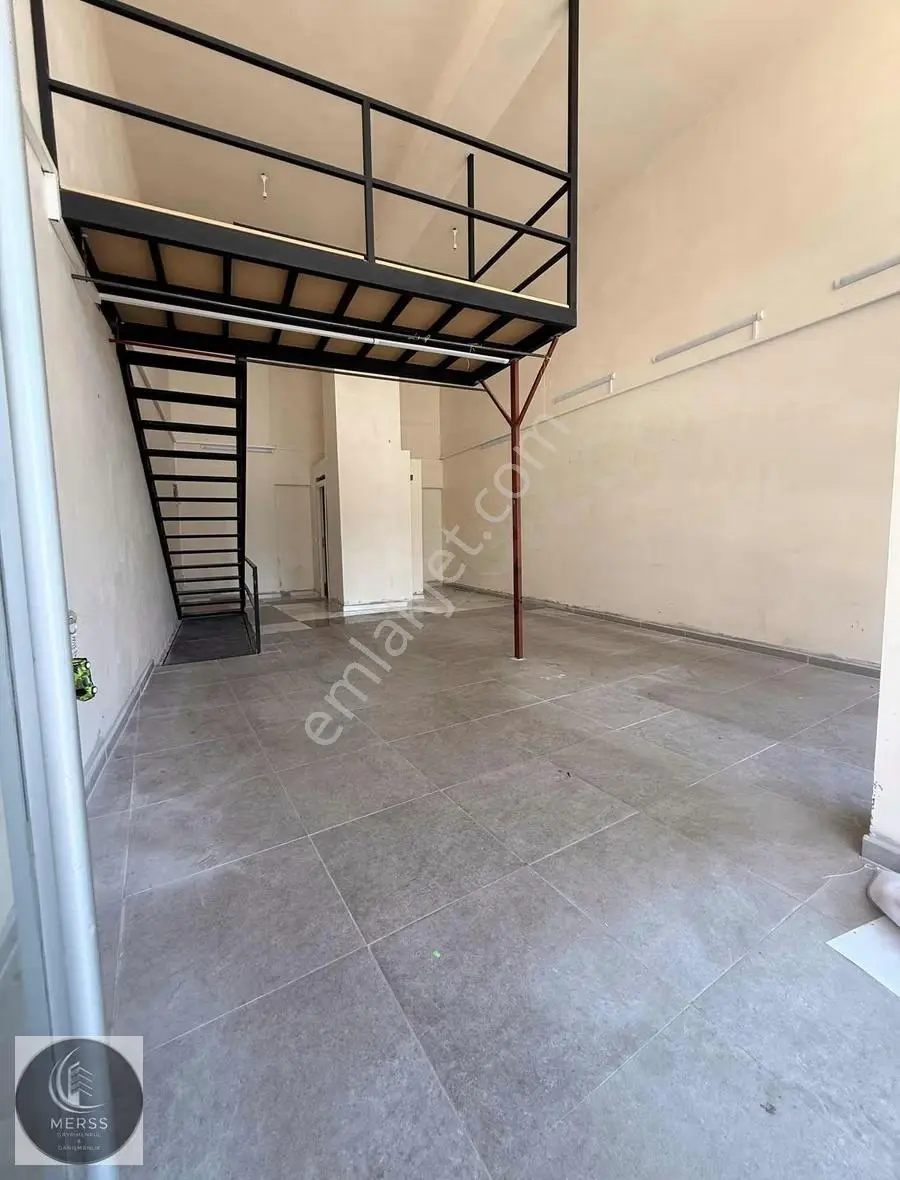 Sultanbeyli Devlet Hastanesi Önünde 50+50 M2 Dükkan Kiralıktır