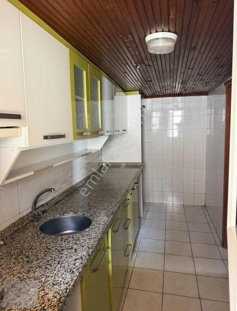 Kayışdağı Uslu Cd'si Üstü 3.kat 100m2 Kombili Balkonlu Daire - Görsel 17