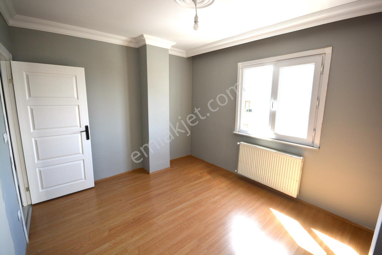 Acil Satılık Daire 2+1 İskanlı 80 M2 Arakat Daire Konumu Güzel - Görsel 4