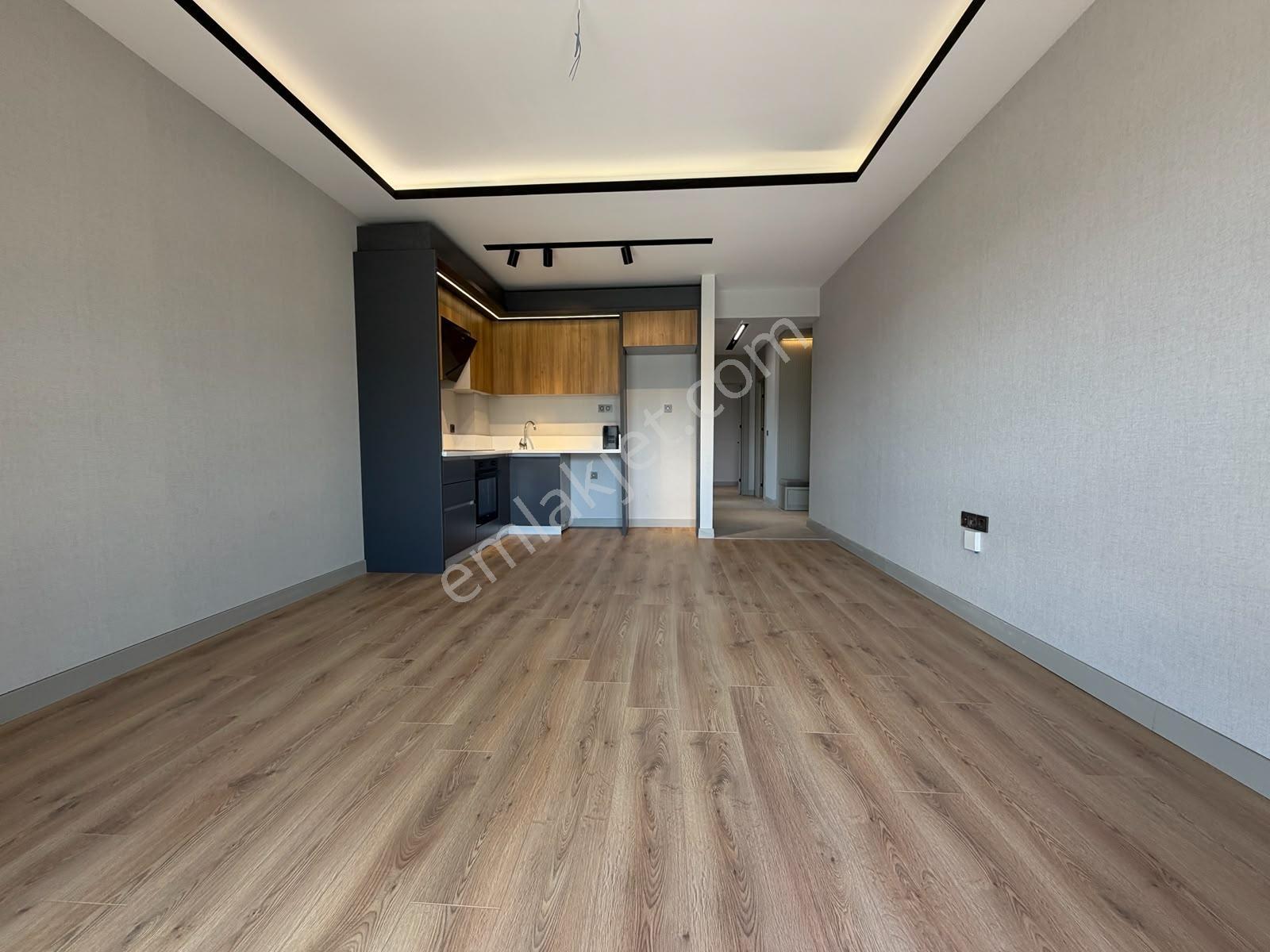 Mehmet Zengin'den 2+1 Yeni Sıfır Binada Ön Cadde Cepheli Kiralık - Görsel 26