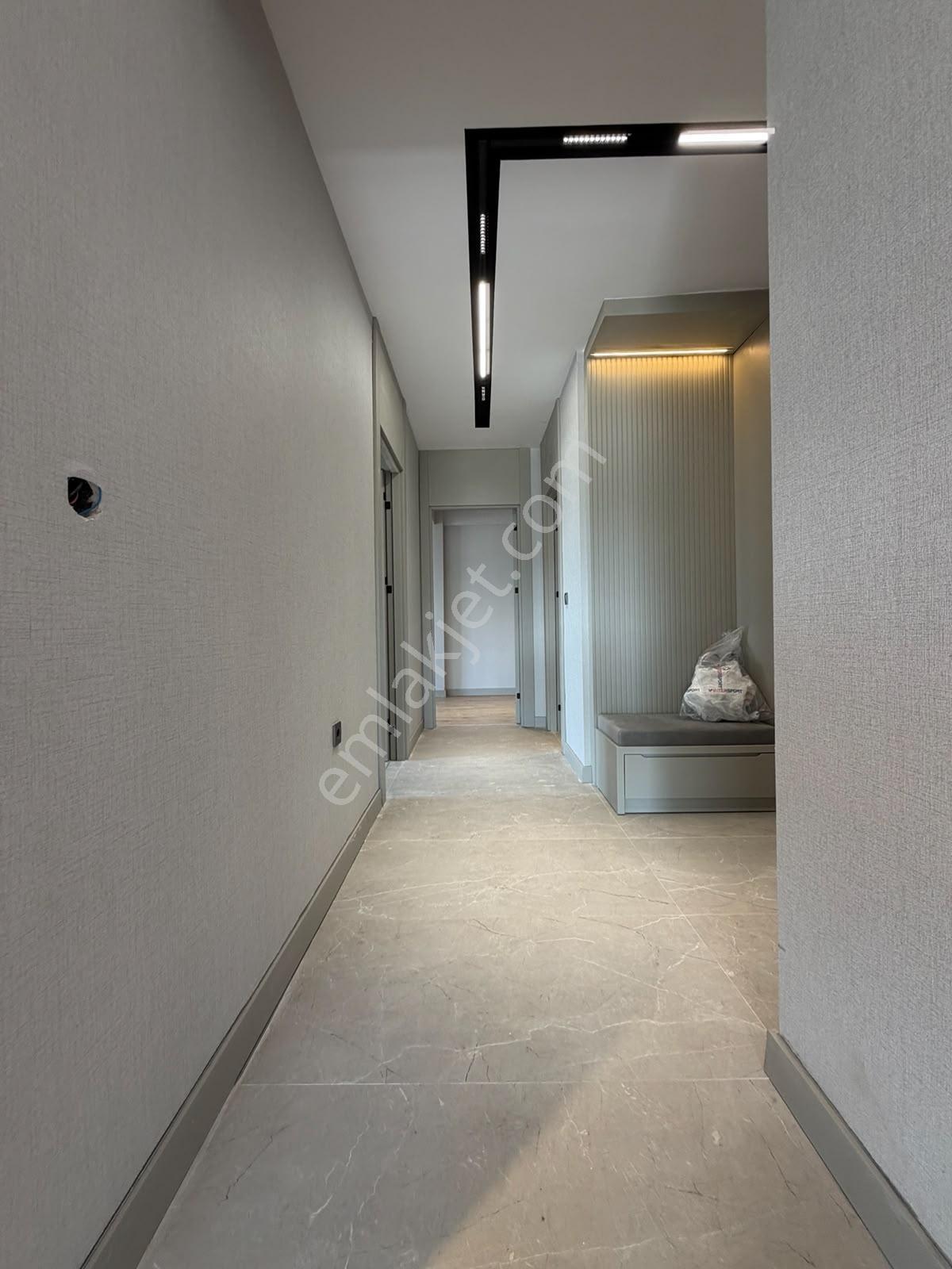 Mehmet Zengin'den 2+1 Yeni Sıfır Binada Ön Cadde Cepheli Kiralık - Görsel 8