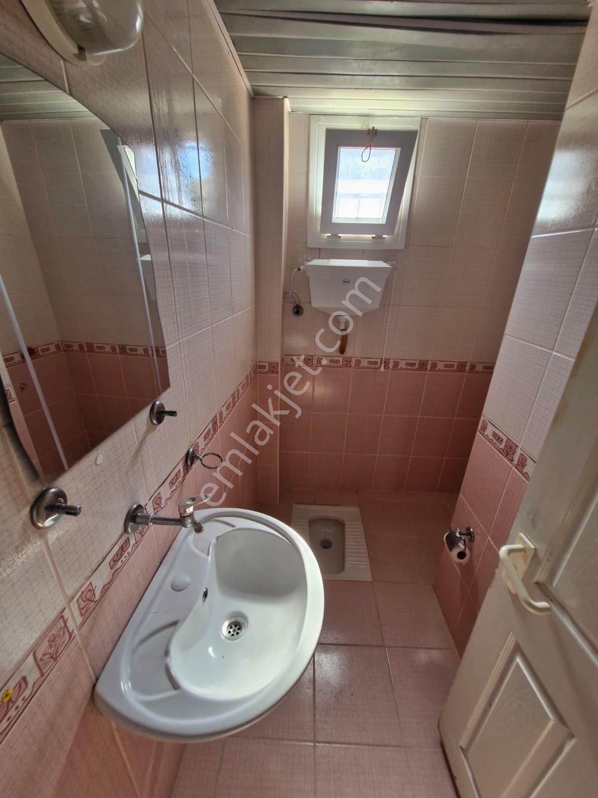 Kurttepe De Kiralık 3+1 Kapalı Mutfak Doğalgazlı Müstakil Ev - Görsel 15